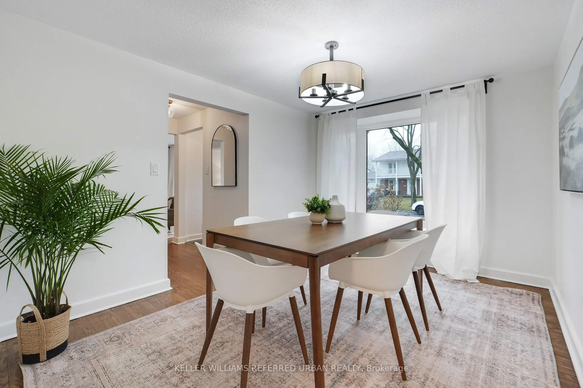 Photo 9 of 682 Glenhurst Crescent, Ottawa, Beacon Hill North — HOMEH
