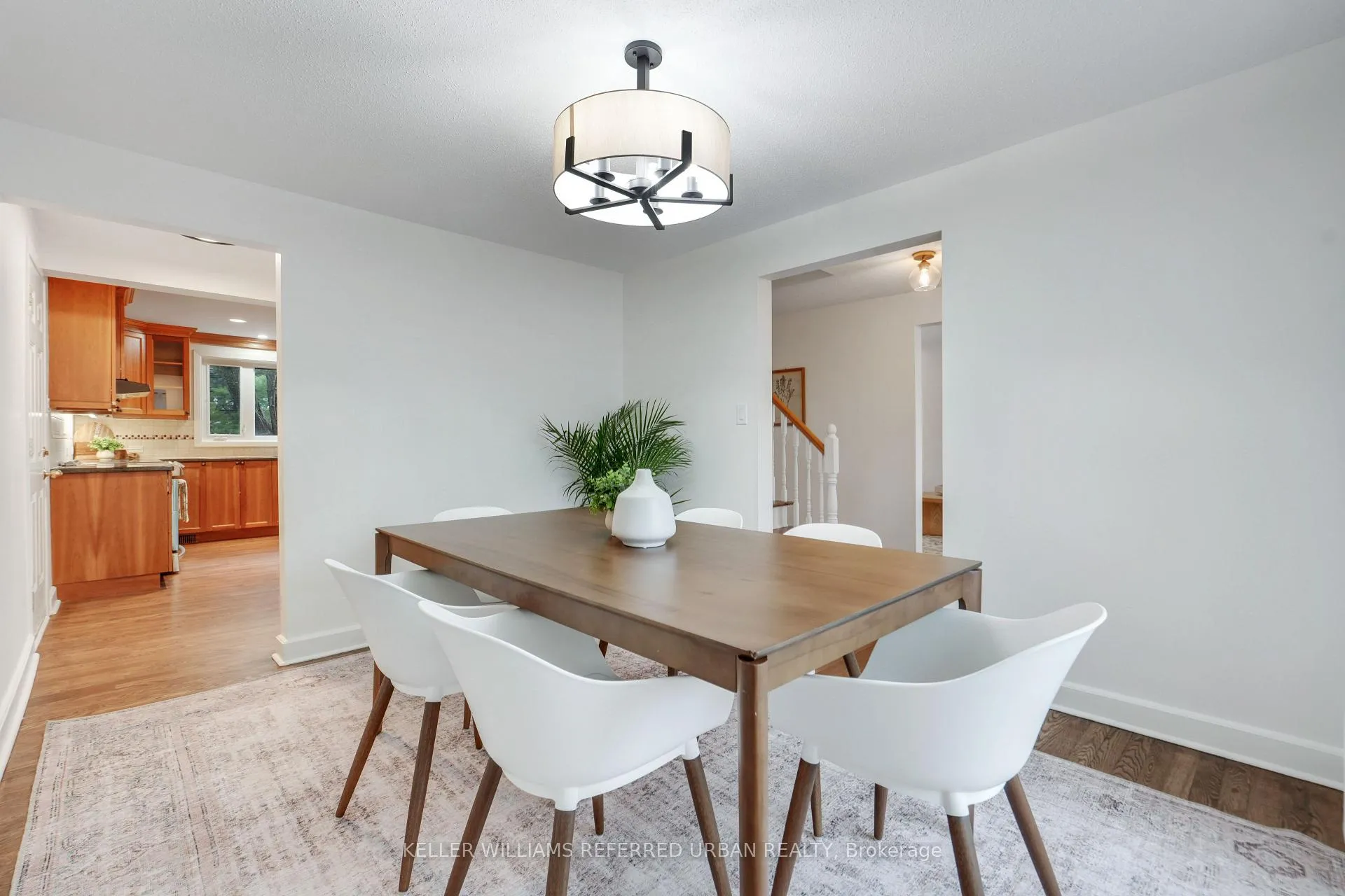 Photo 10 of 682 Glenhurst Crescent, Ottawa, Beacon Hill North — HOMEH