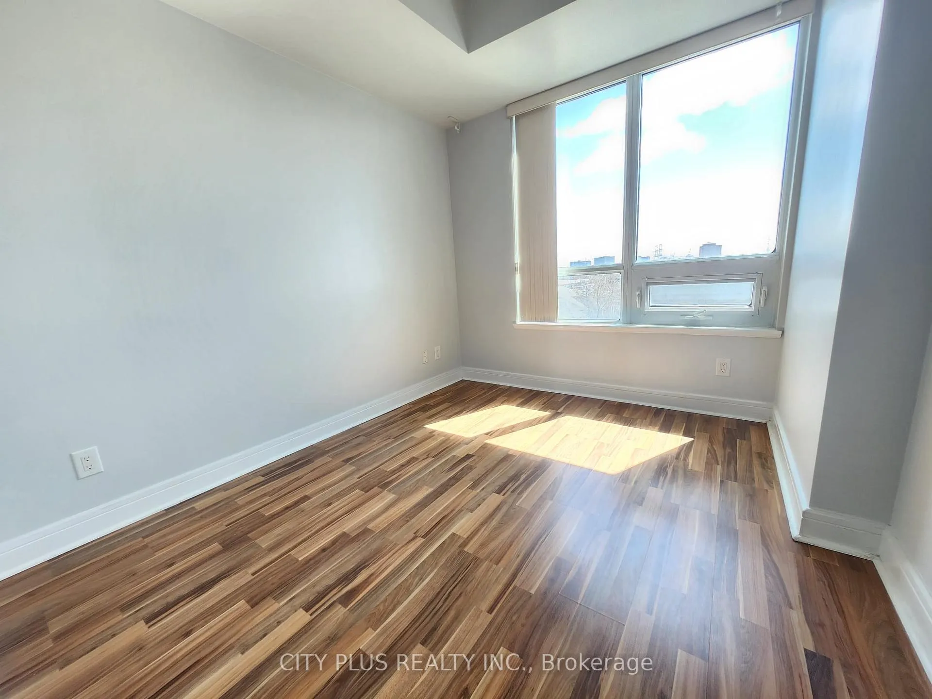 Photo 5 of Unit 513, 35 Brian Peck Crescent, Toronto, Thorncliffe Park — HOMEH
