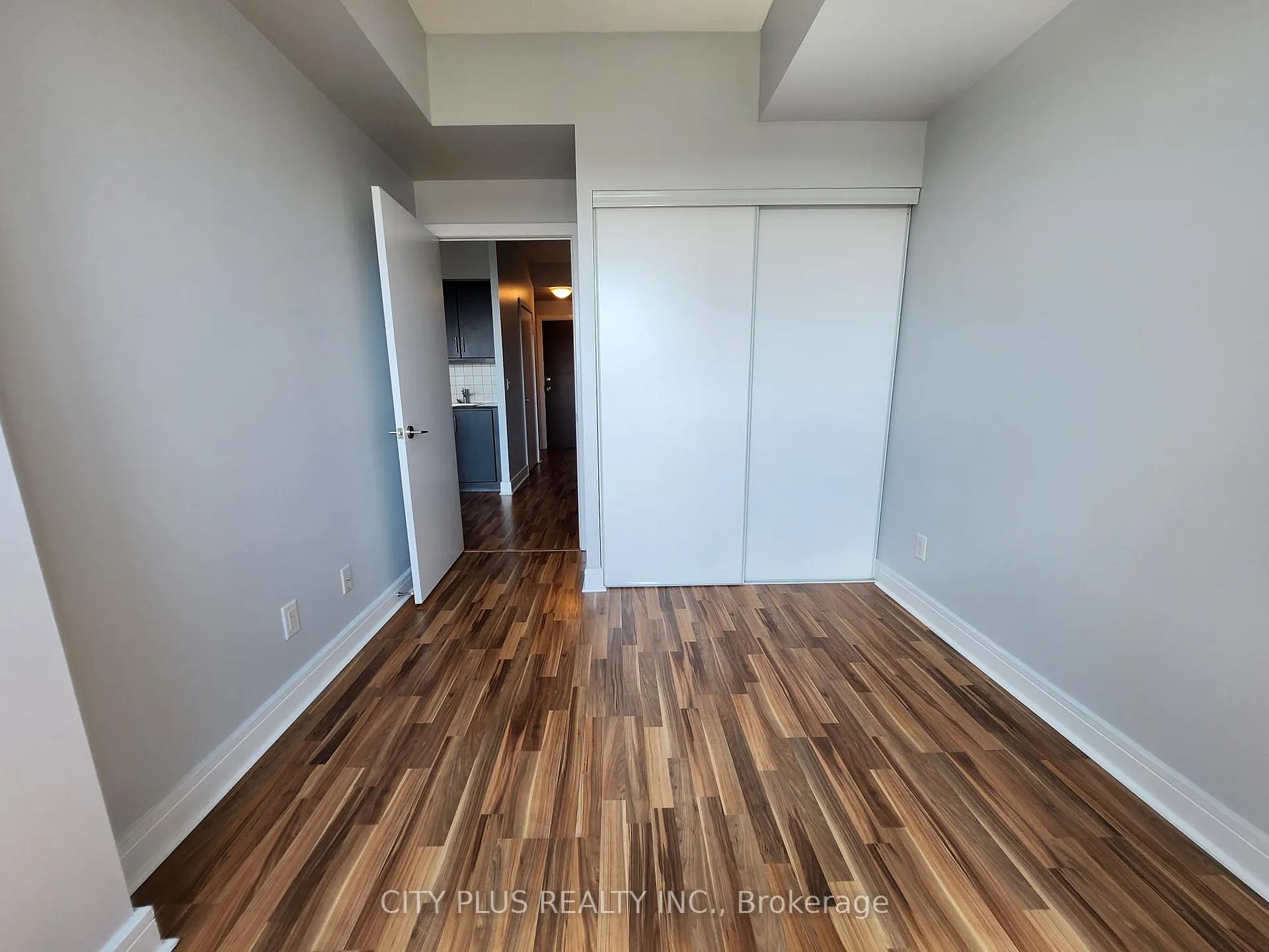 Photo 6 of Unit 513, 35 Brian Peck Crescent, Toronto, Thorncliffe Park — HOMEH
