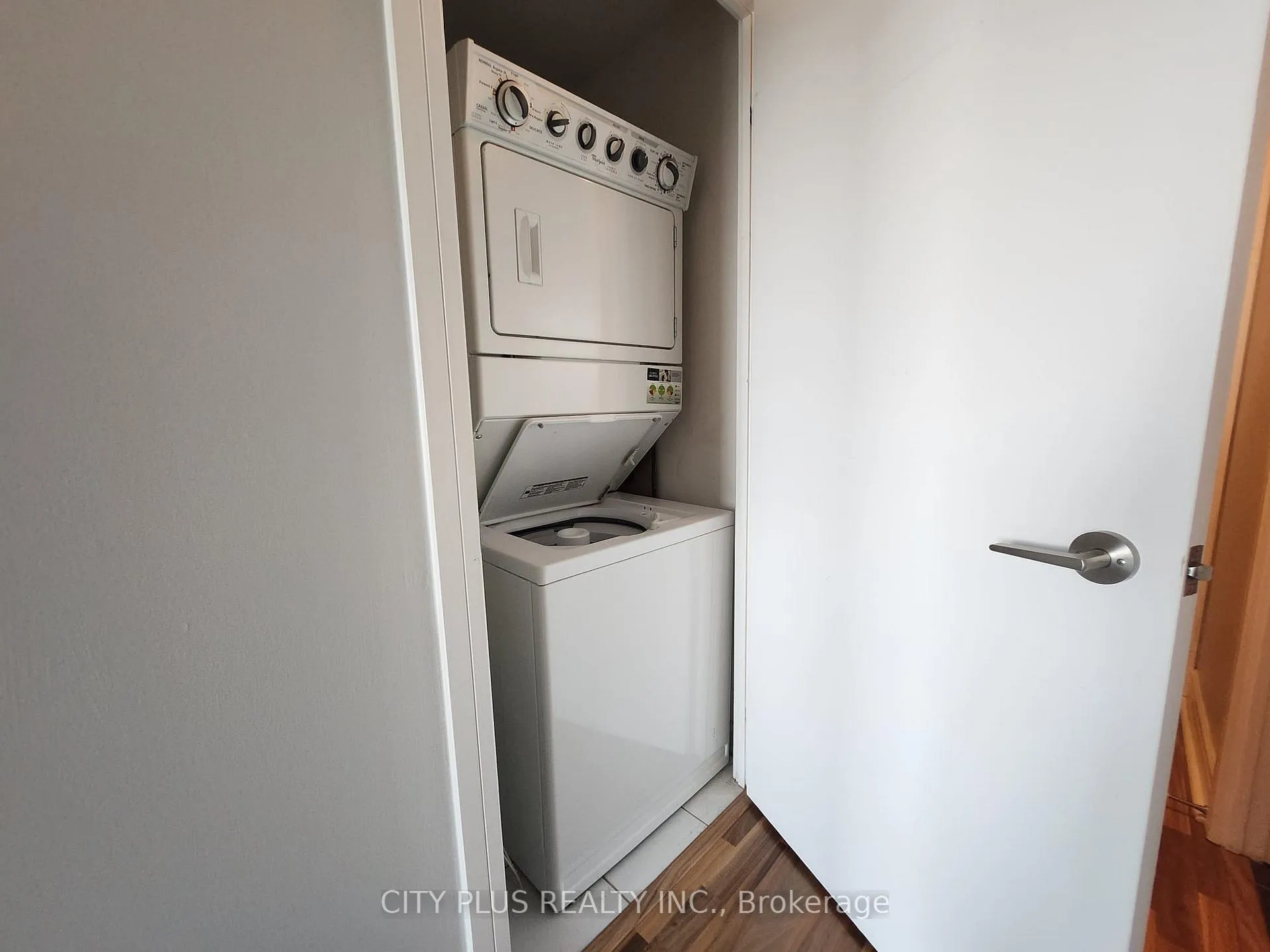 Photo 9 of Unit 513, 35 Brian Peck Crescent, Toronto, Thorncliffe Park — HOMEH