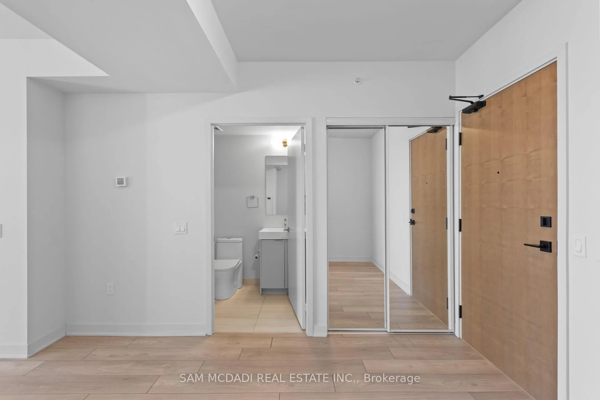 Photo 5 of Unit 3704, 2920 Highway 7, Vaughan, Concord — HOMEH