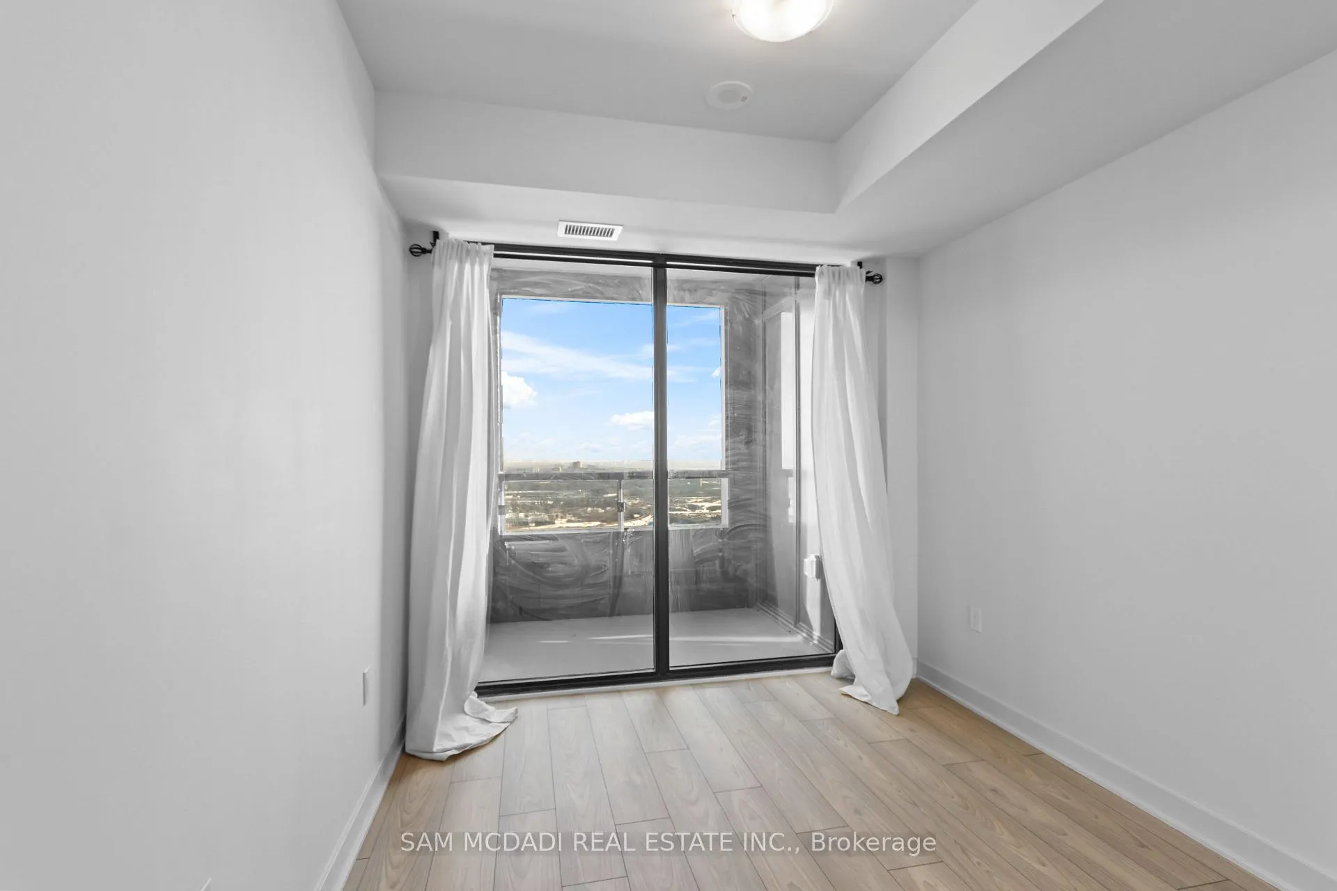 Photo 18 of Unit 3704, 2920 Highway 7, Vaughan, Concord — HOMEH
