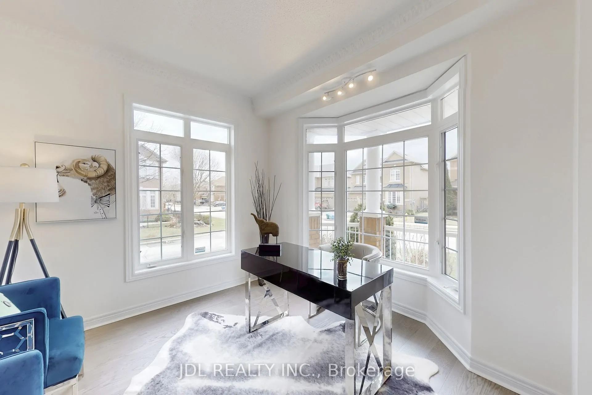 Photo 5 of 54 St Urbain Drive, Vaughan, Vellore Village — HOMEH