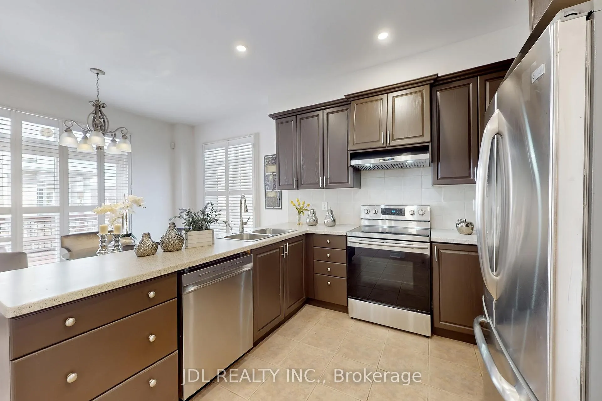 Photo 16 of 54 St Urbain Drive, Vaughan, Vellore Village — HOMEH