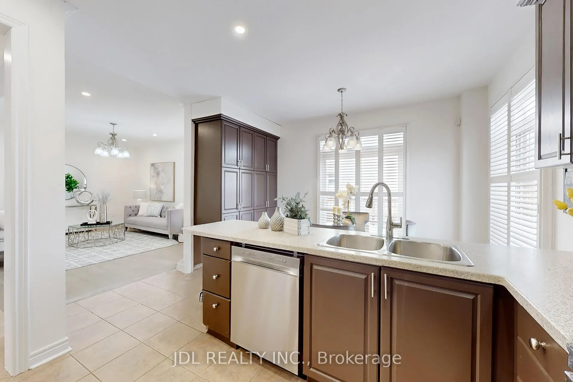 Photo 18 of 54 St Urbain Drive, Vaughan, Vellore Village — HOMEH