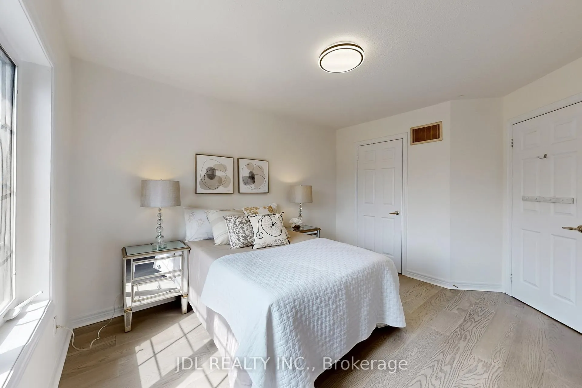 Photo 34 of 54 St Urbain Drive, Vaughan, Vellore Village — HOMEH