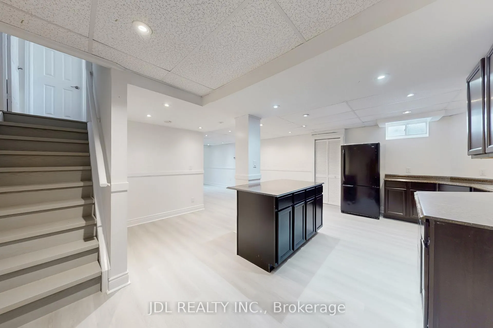 Photo 36 of 54 St Urbain Drive, Vaughan, Vellore Village — HOMEH