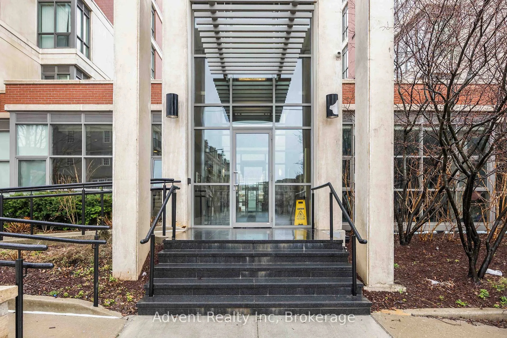 Photo 3 of Unit 604, 1 Upper Duke Crescent, Markham, Unionville — HOMEH