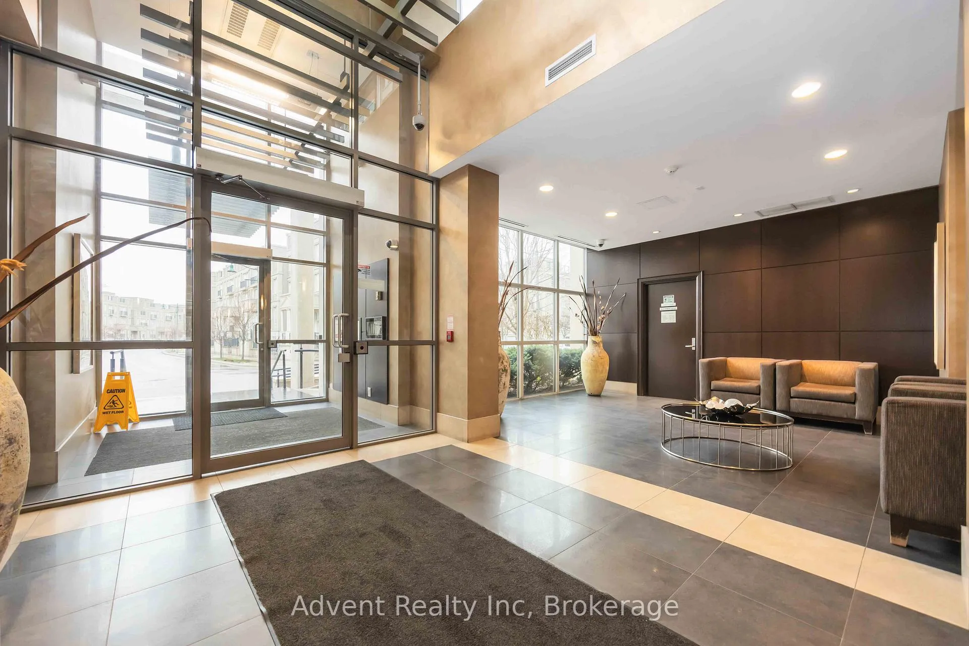 Photo 4 of Unit 604, 1 Upper Duke Crescent, Markham, Unionville — HOMEH