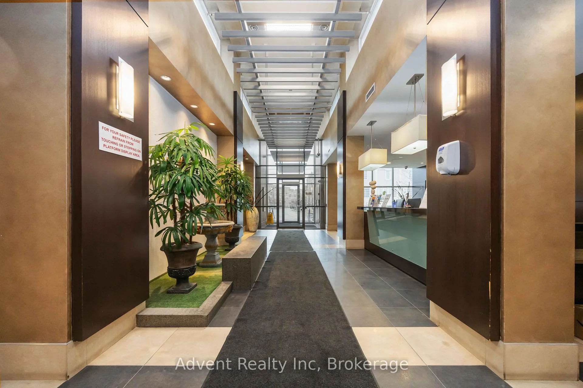 Photo 5 of Unit 604, 1 Upper Duke Crescent, Markham, Unionville — HOMEH