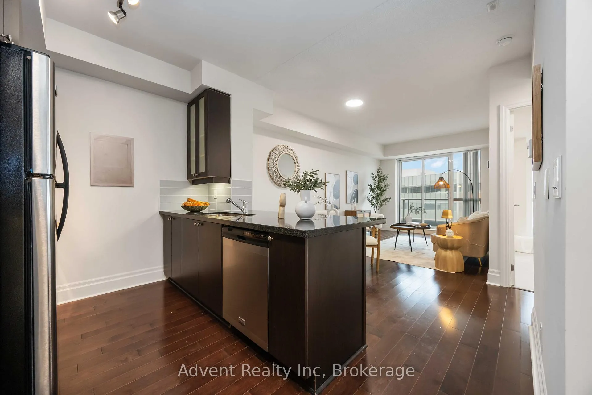 Photo 7 of Unit 604, 1 Upper Duke Crescent, Markham, Unionville — HOMEH