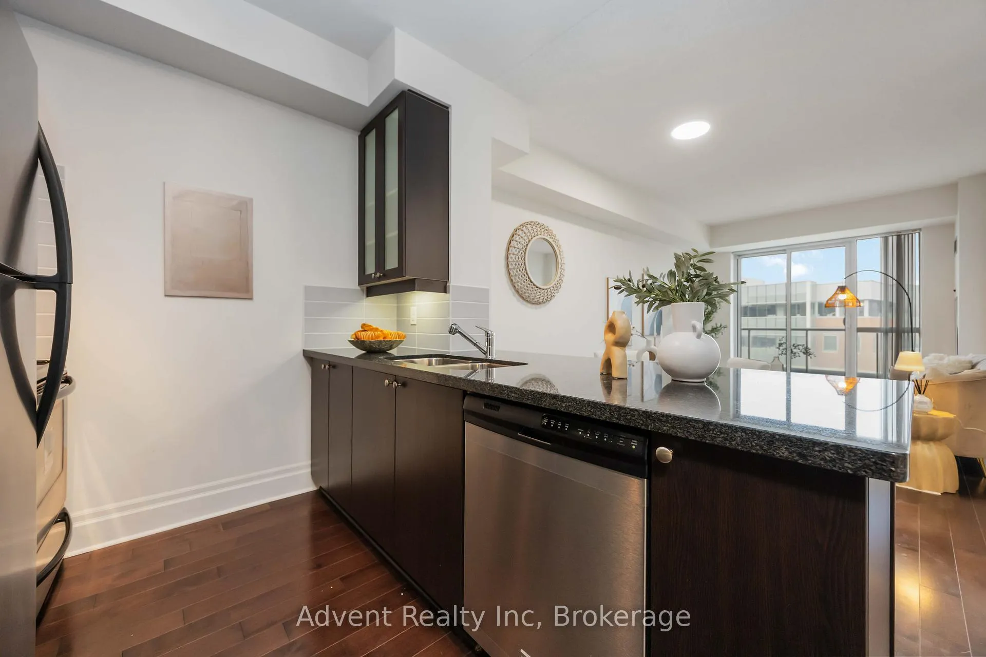 Photo 10 of Unit 604, 1 Upper Duke Crescent, Markham, Unionville — HOMEH