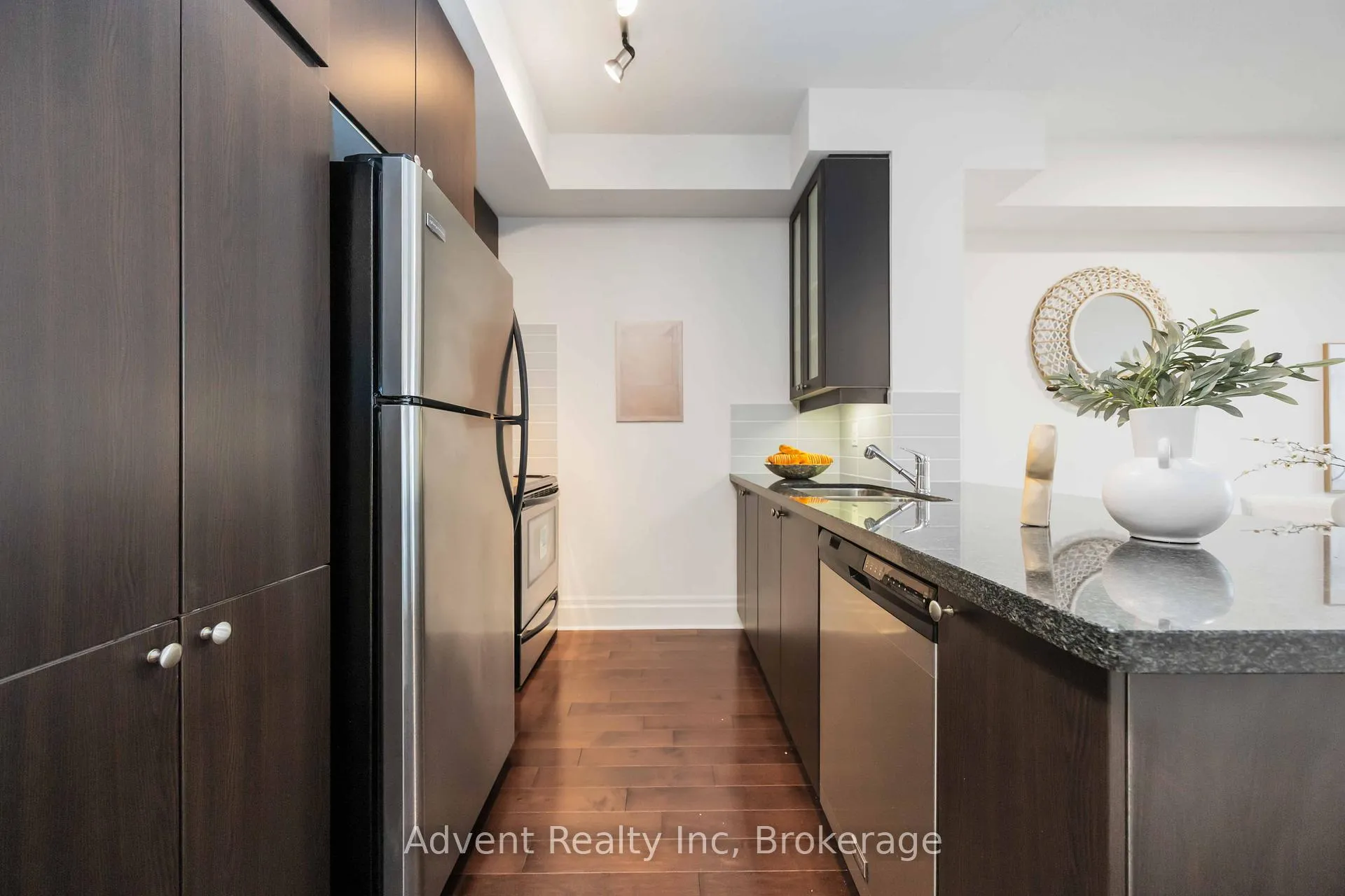 Photo 12 of Unit 604, 1 Upper Duke Crescent, Markham, Unionville — HOMEH