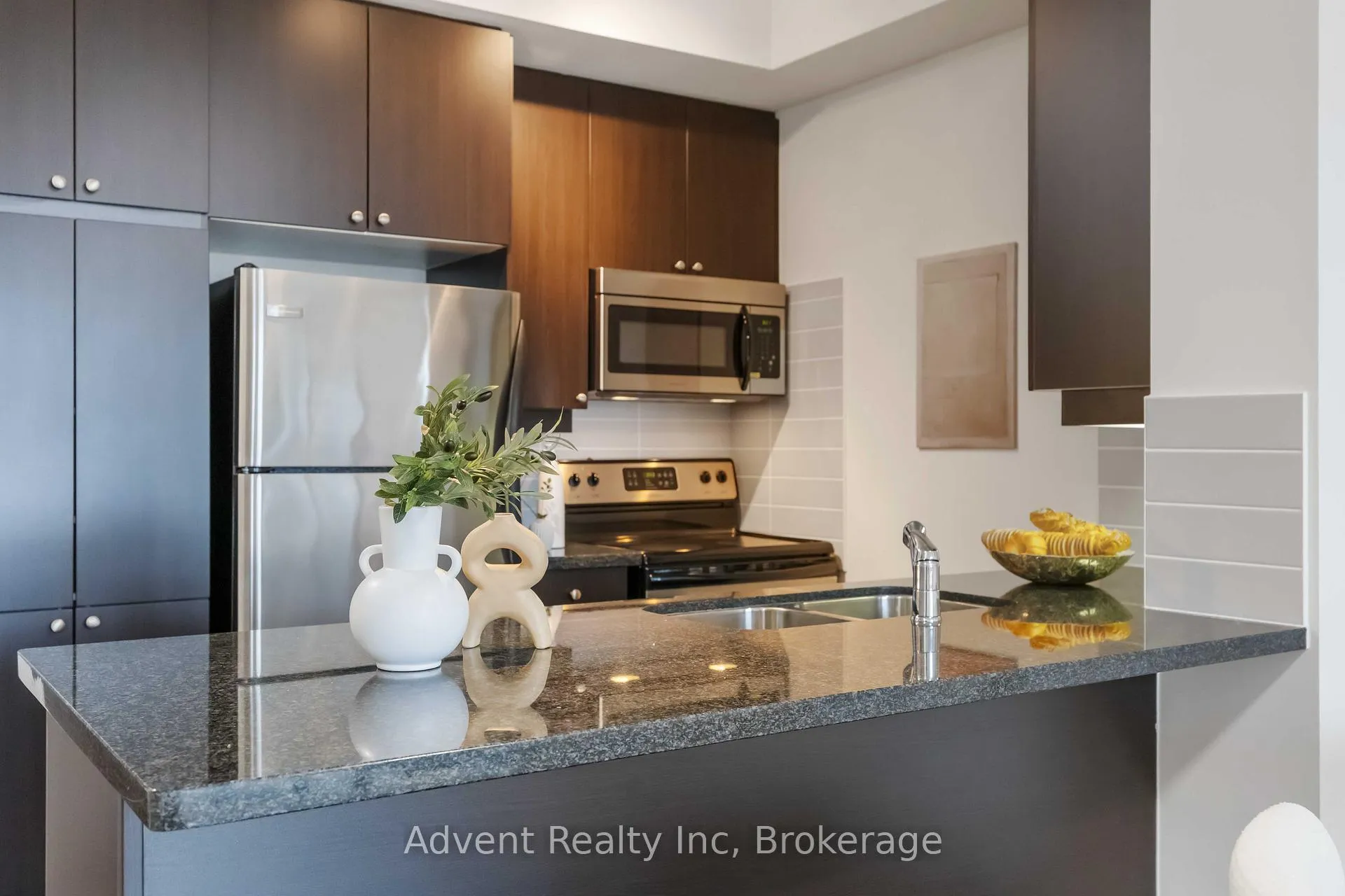 Photo 13 of Unit 604, 1 Upper Duke Crescent, Markham, Unionville — HOMEH