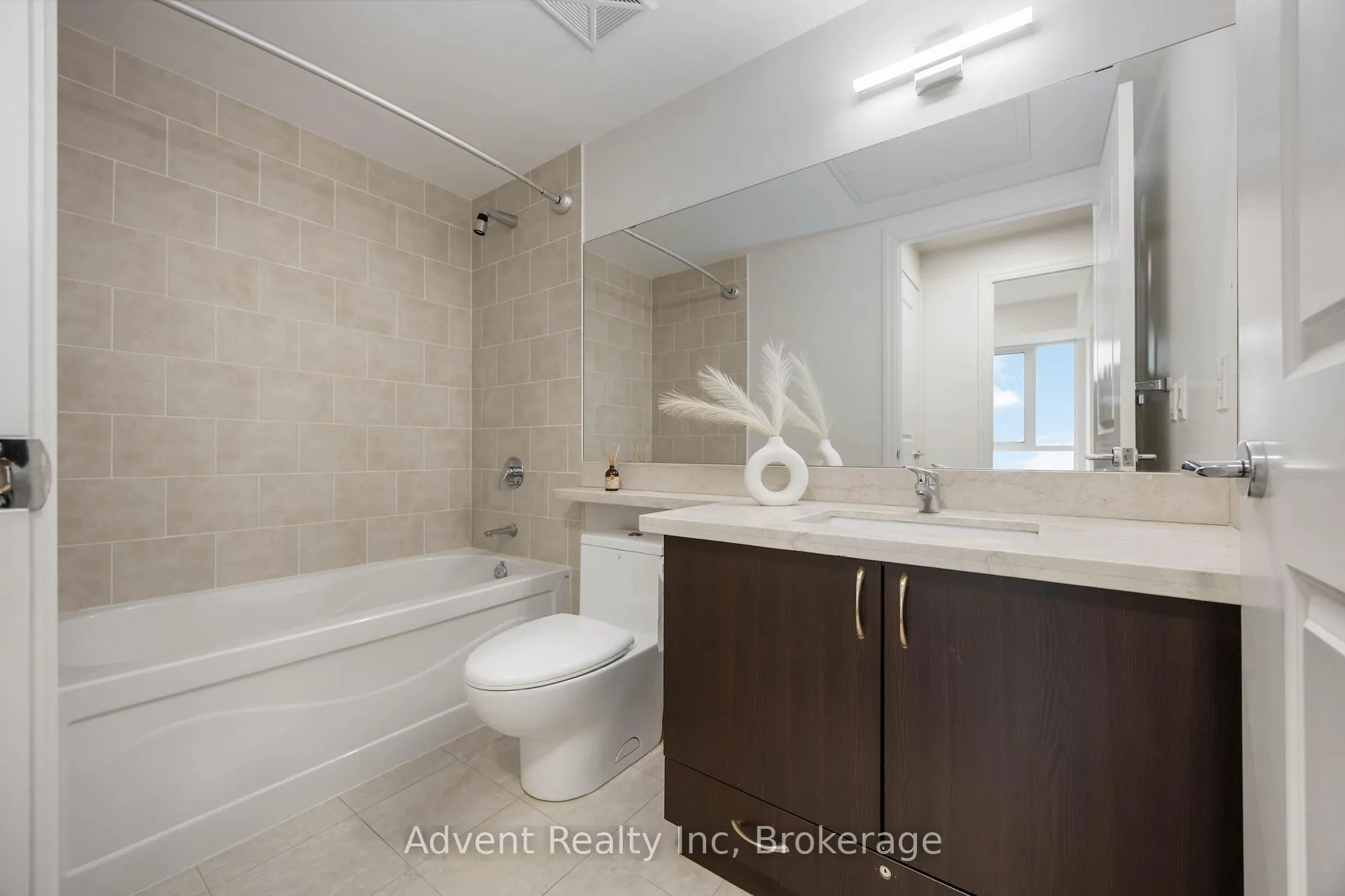Photo 29 of Unit 604, 1 Upper Duke Crescent, Markham, Unionville — HOMEH
