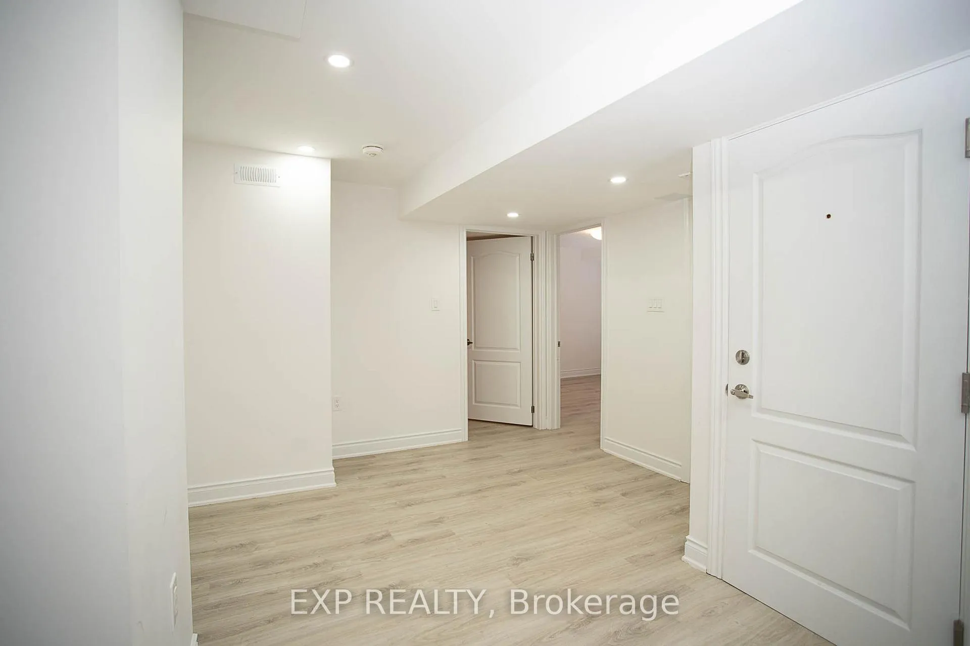 Photo 3 of Unit Bsmt, 26 Saunter Court, Brampton, Fletcher's Meadow — HOMEH