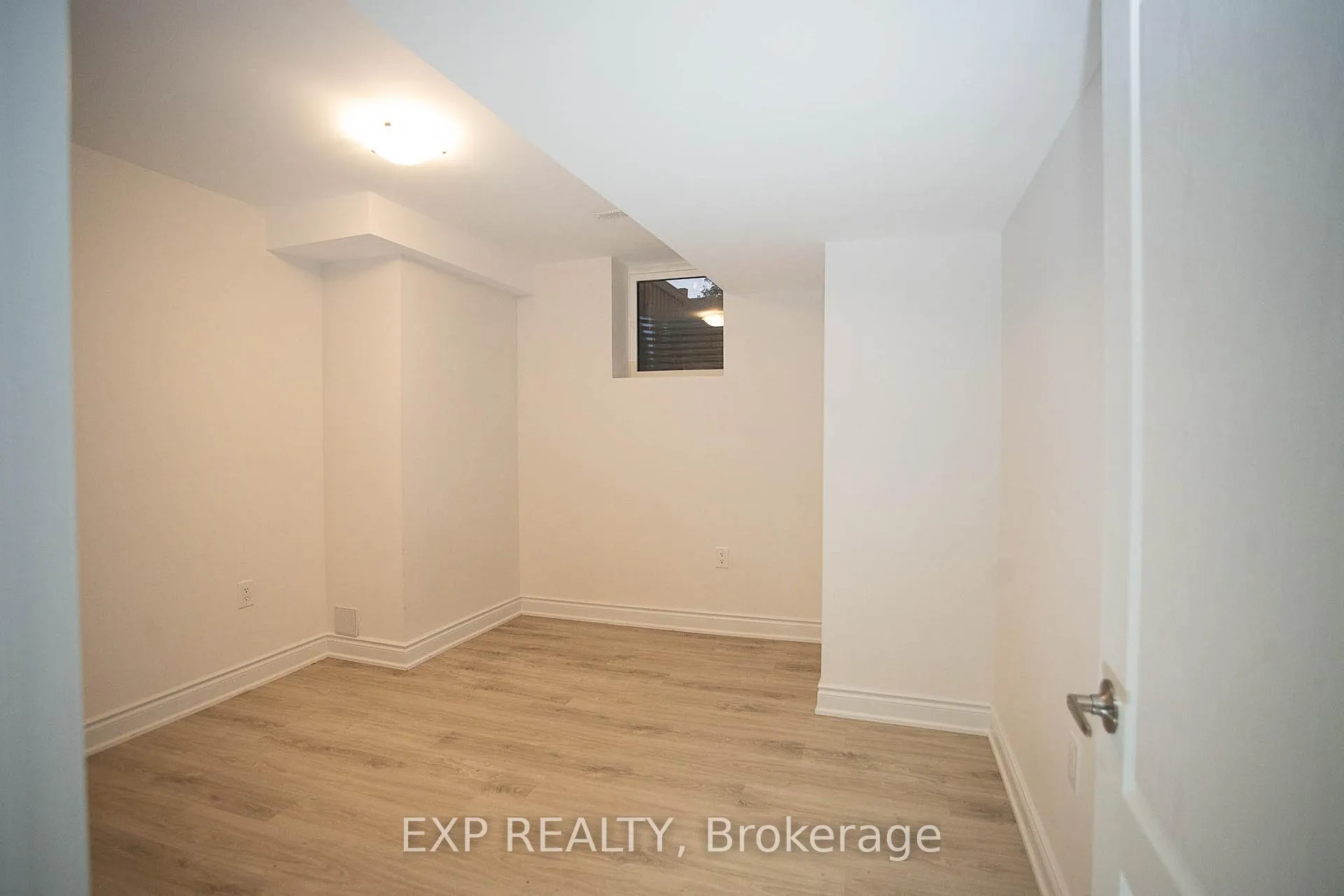 Photo 4 of Unit Bsmt, 26 Saunter Court, Brampton, Fletcher's Meadow — HOMEH
