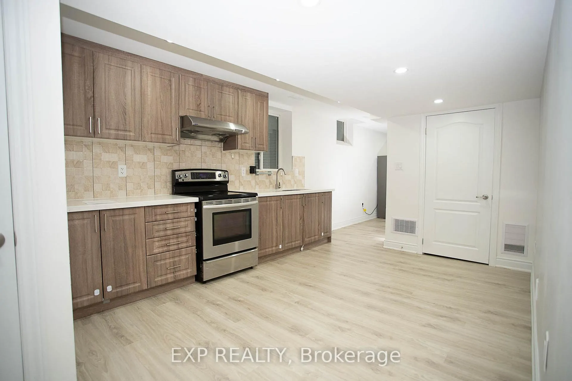 Photo 7 of Unit Bsmt, 26 Saunter Court, Brampton, Fletcher's Meadow — HOMEH