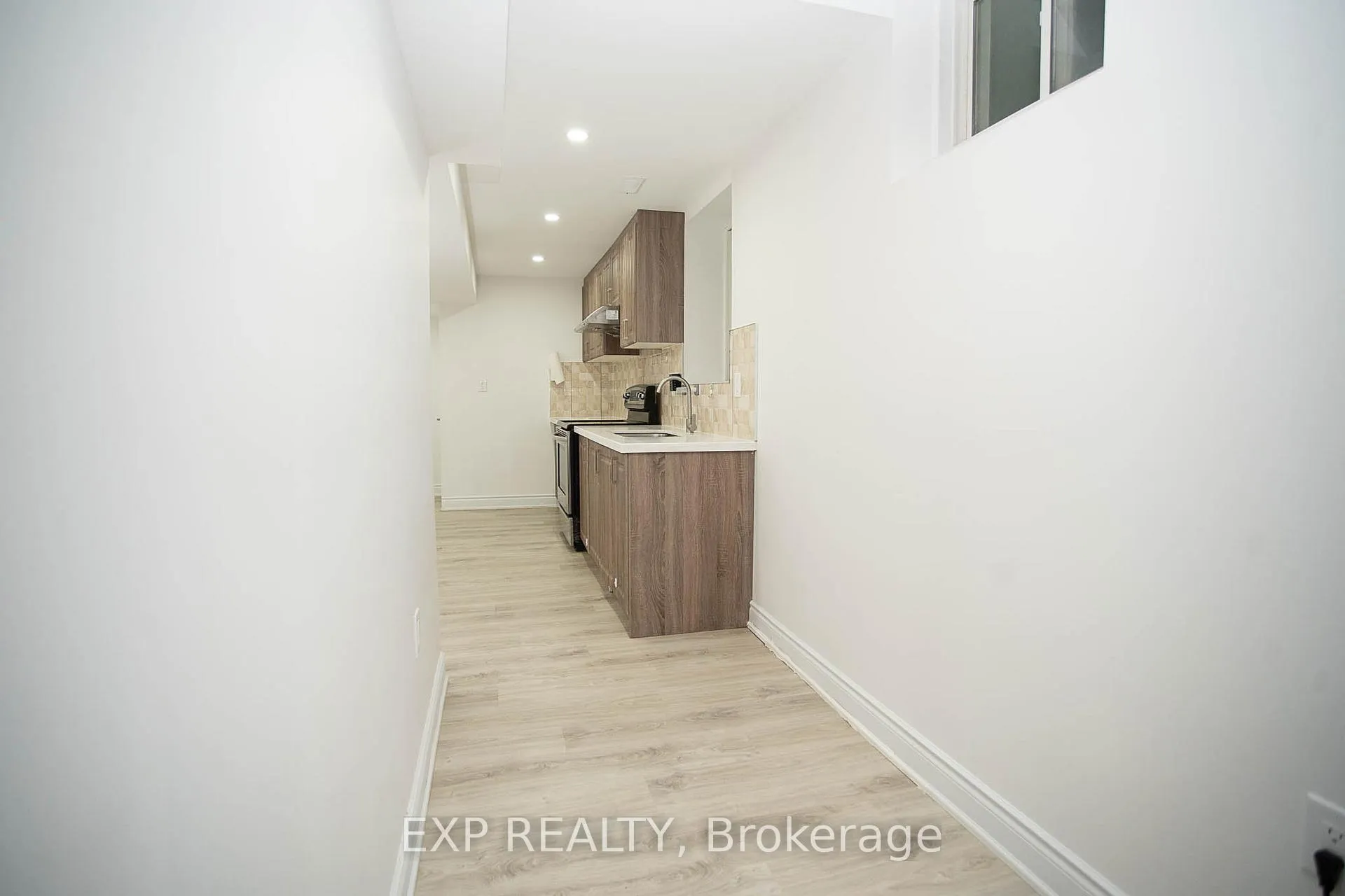 Photo 11 of Unit Bsmt, 26 Saunter Court, Brampton, Fletcher's Meadow — HOMEH