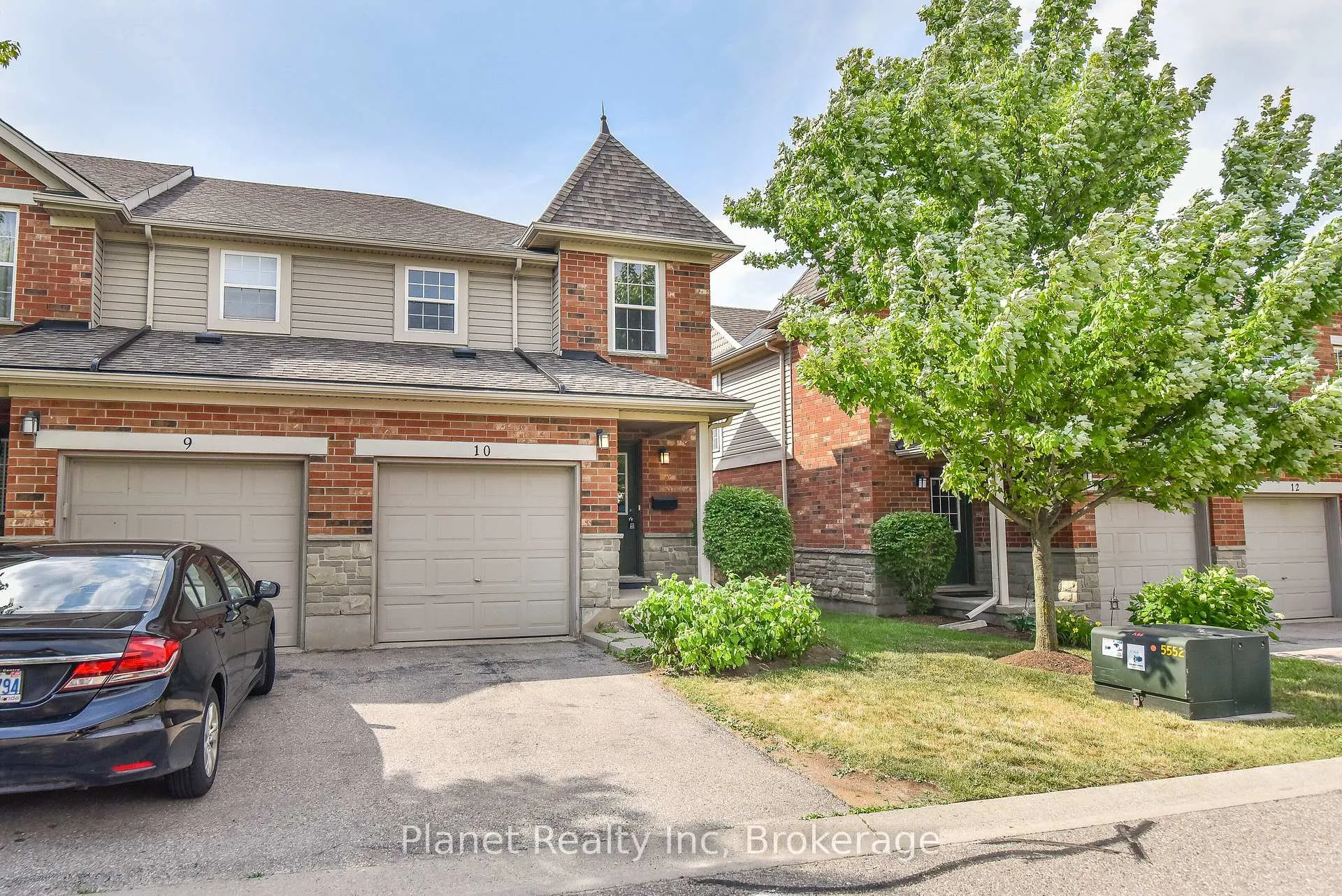Photo 2 of Unit 10, 124 Gosling Gardens, Guelph, Clairfields/Hanlon Business Park — HOMEH