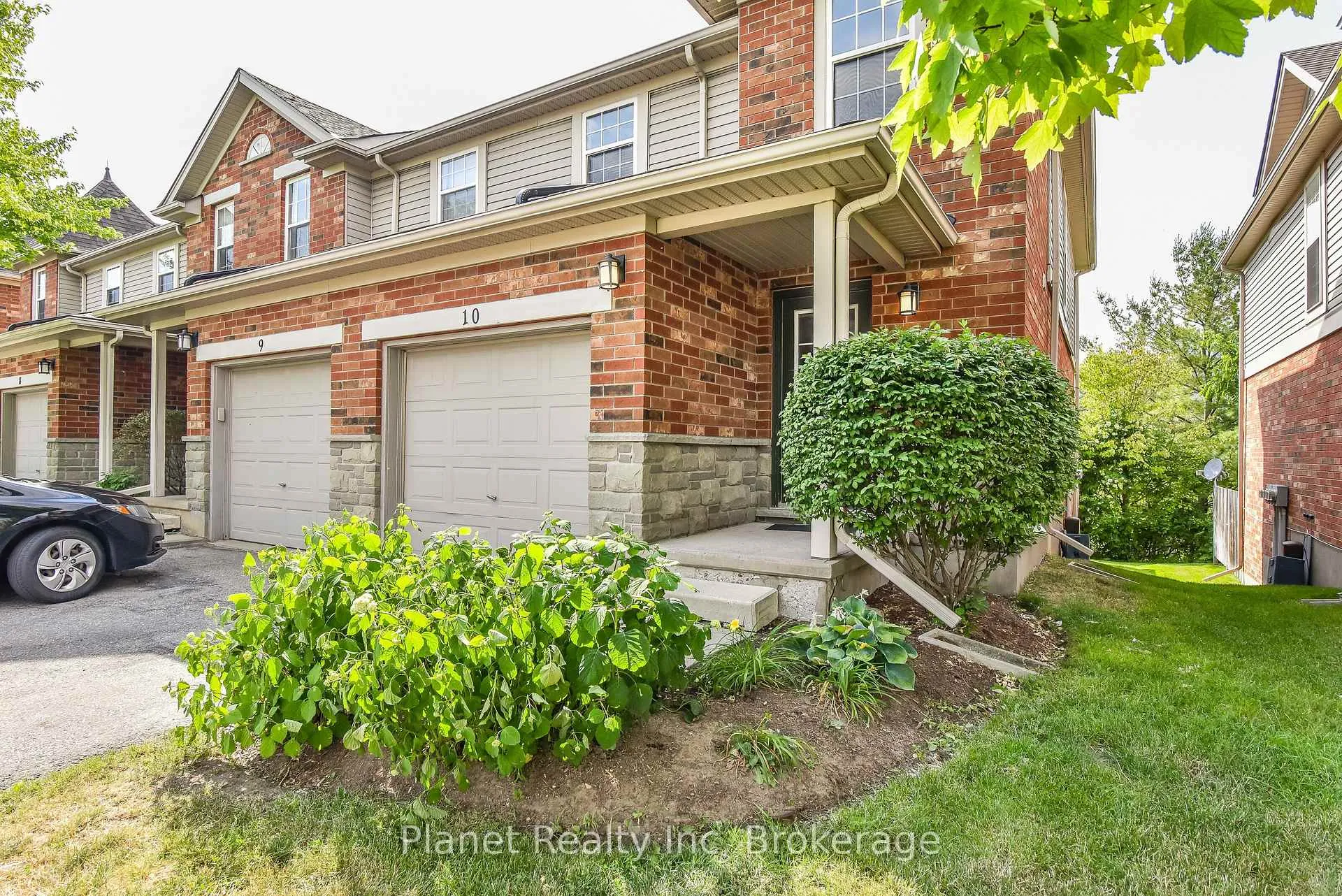 Photo 3 of Unit 10, 124 Gosling Gardens, Guelph, Clairfields/Hanlon Business Park — HOMEH