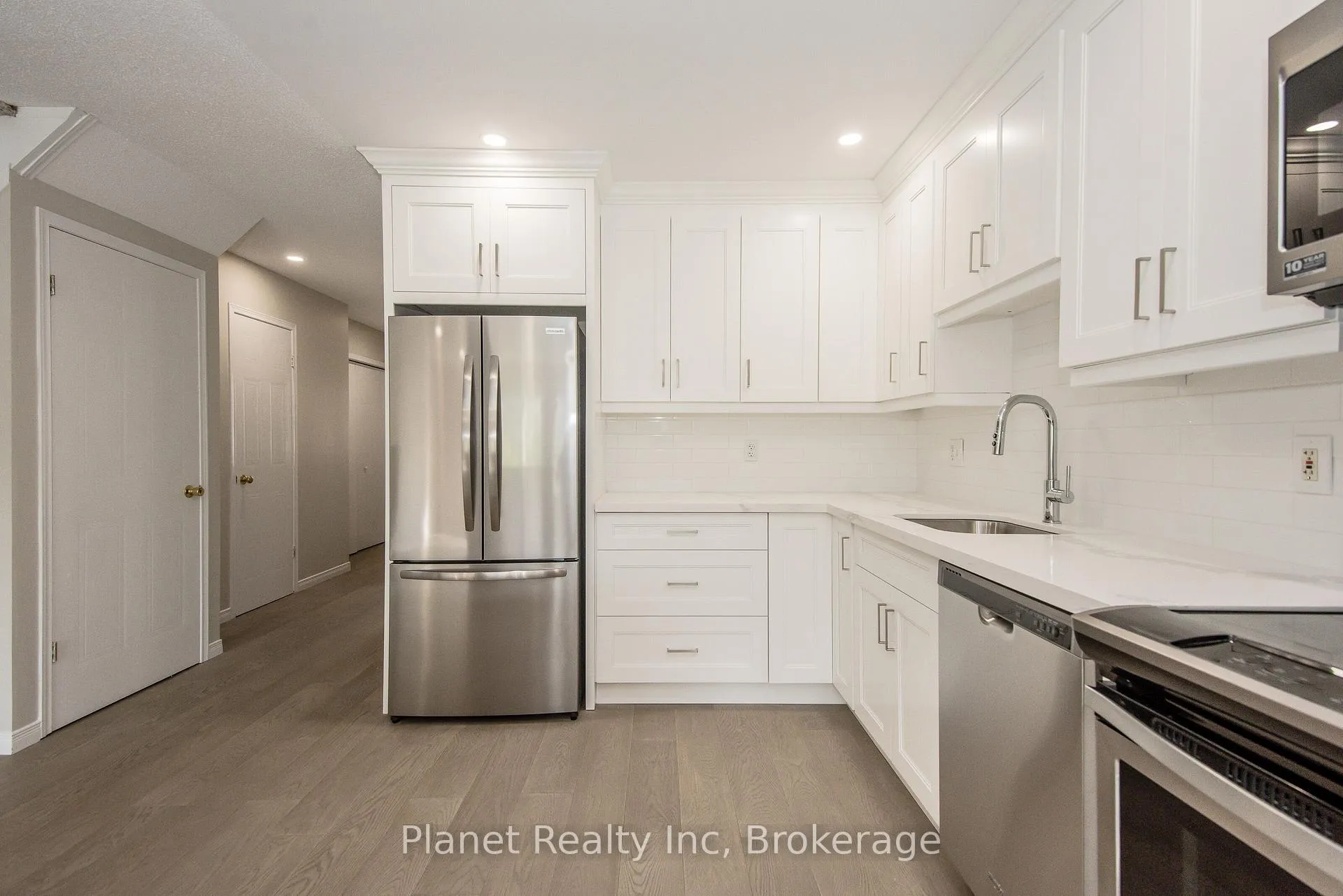 Photo 7 of Unit 10, 124 Gosling Gardens, Guelph, Clairfields/Hanlon Business Park — HOMEH