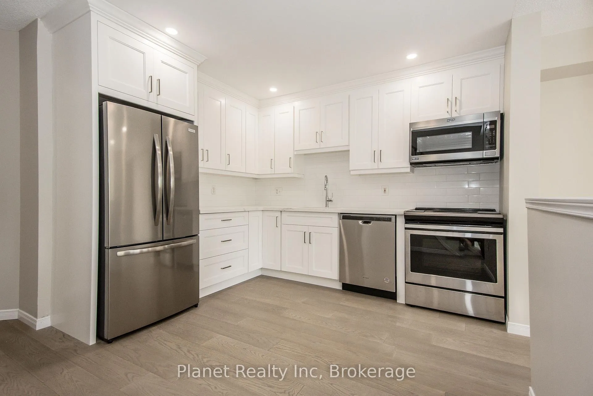 Photo 8 of Unit 10, 124 Gosling Gardens, Guelph, Clairfields/Hanlon Business Park — HOMEH