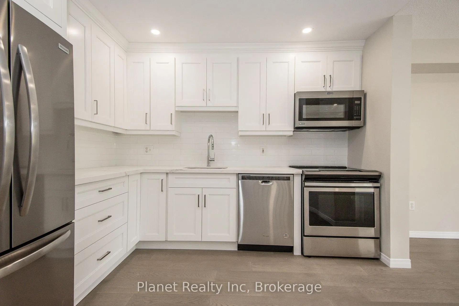Photo 9 of Unit 10, 124 Gosling Gardens, Guelph, Clairfields/Hanlon Business Park — HOMEH
