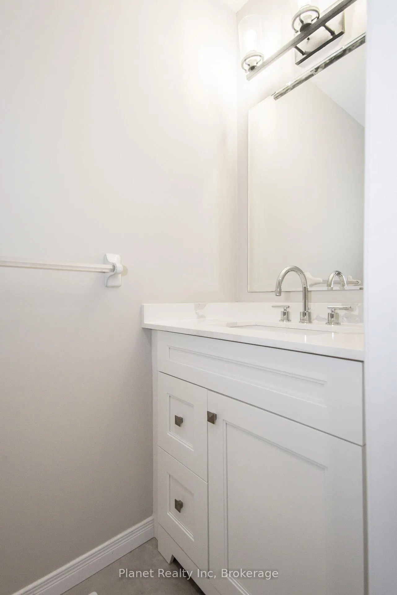 Photo 18 of Unit 10, 124 Gosling Gardens, Guelph, Clairfields/Hanlon Business Park — HOMEH
