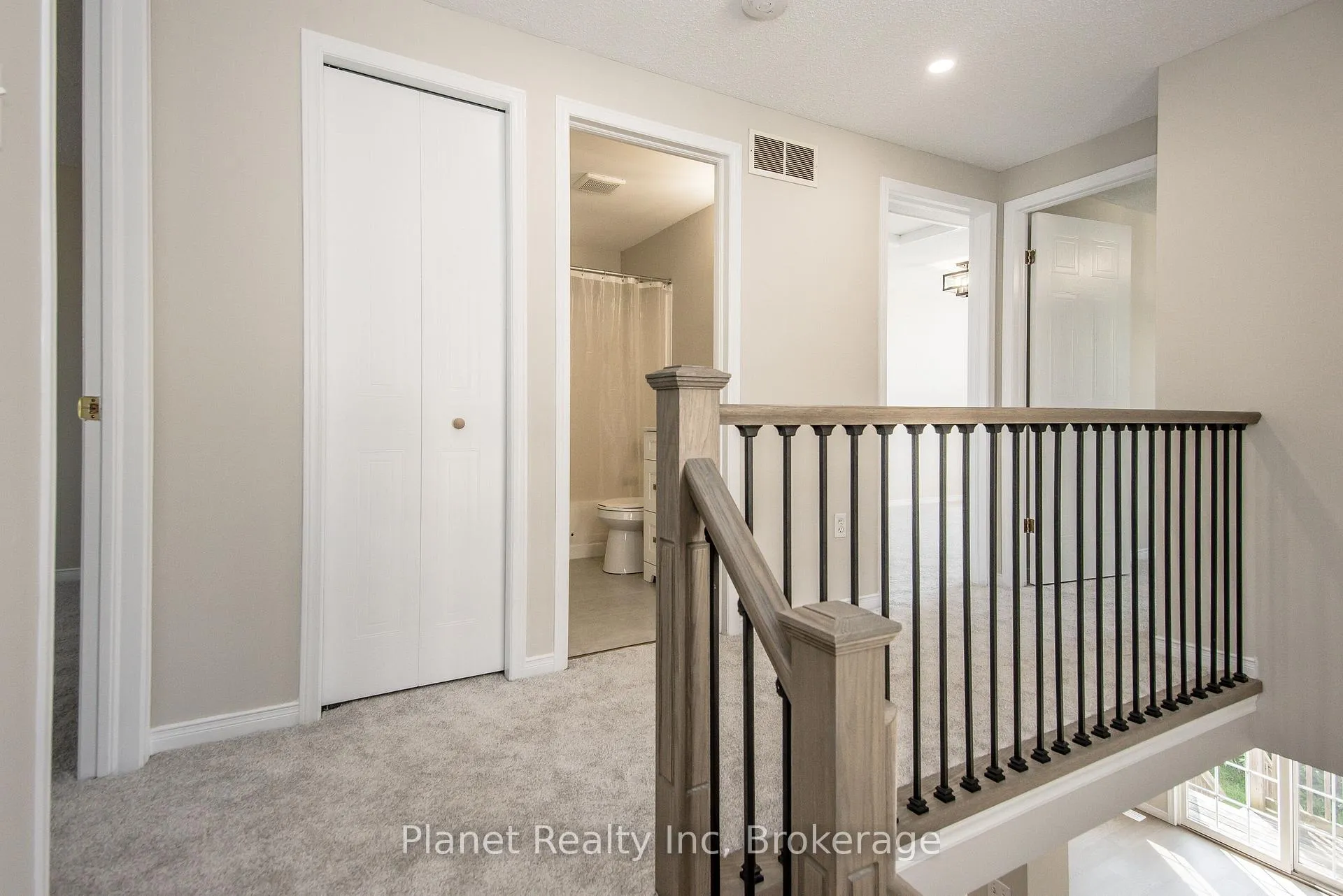 Photo 20 of Unit 10, 124 Gosling Gardens, Guelph, Clairfields/Hanlon Business Park — HOMEH