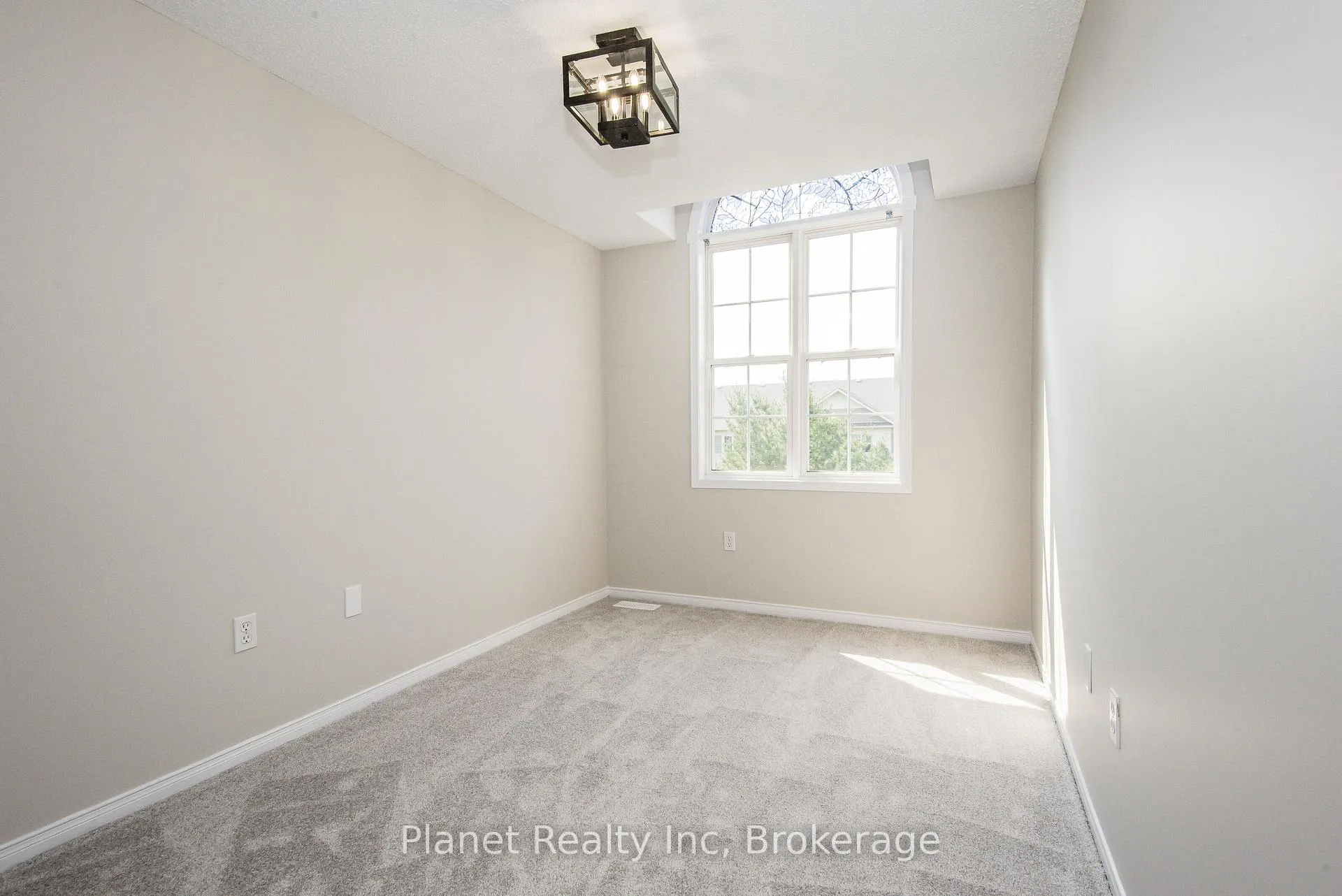 Photo 22 of Unit 10, 124 Gosling Gardens, Guelph, Clairfields/Hanlon Business Park — HOMEH