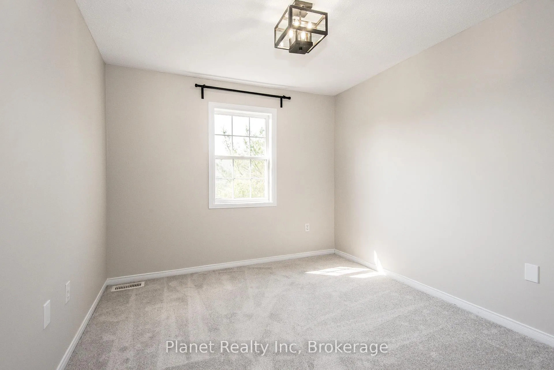 Photo 24 of Unit 10, 124 Gosling Gardens, Guelph, Clairfields/Hanlon Business Park — HOMEH