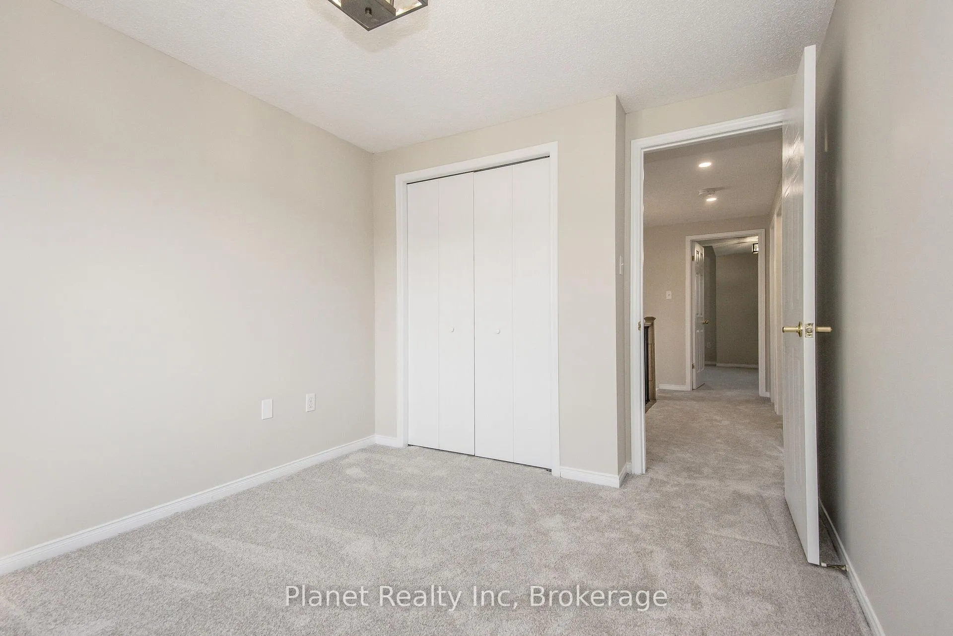 Photo 25 of Unit 10, 124 Gosling Gardens, Guelph, Clairfields/Hanlon Business Park — HOMEH