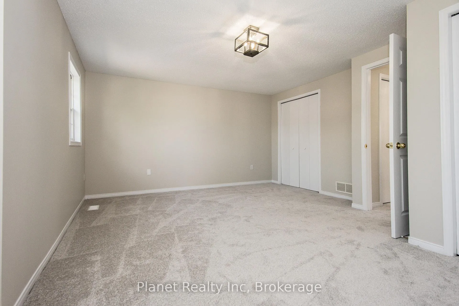 Photo 27 of Unit 10, 124 Gosling Gardens, Guelph, Clairfields/Hanlon Business Park — HOMEH