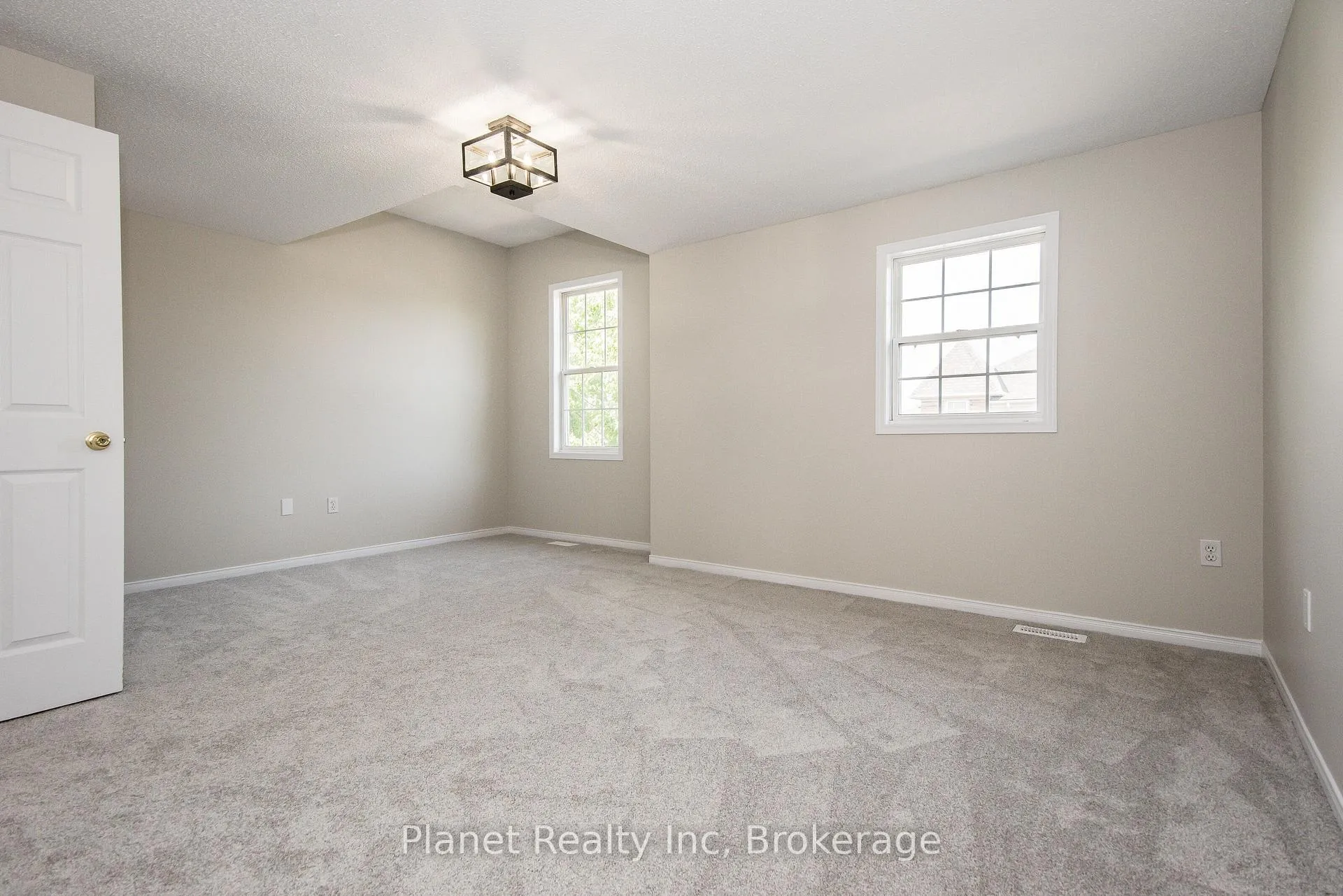 Photo 31 of Unit 10, 124 Gosling Gardens, Guelph, Clairfields/Hanlon Business Park — HOMEH