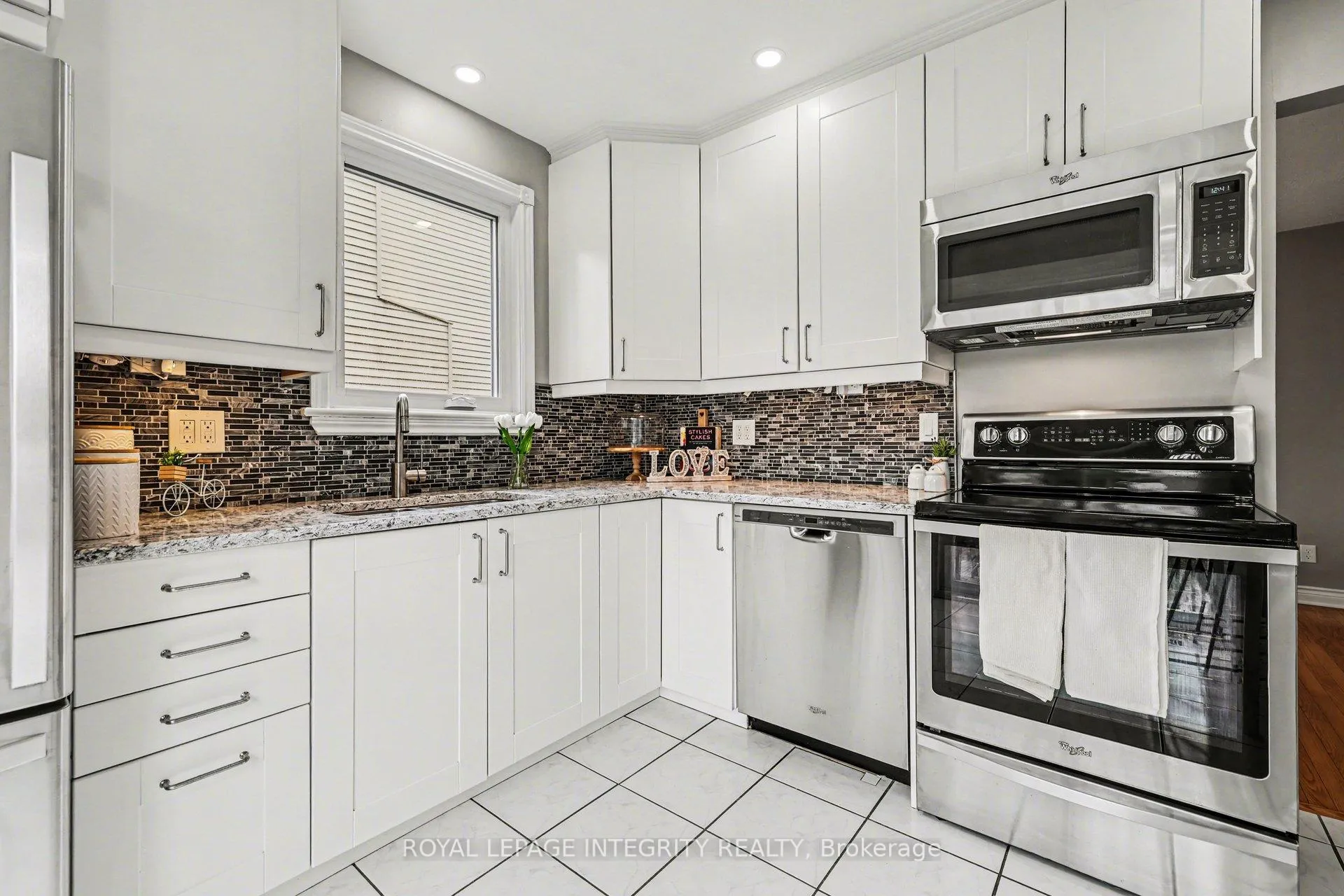 Photo 13 of 15 Raftus Square, Ottawa, Barrhaven - Pheasant Run — HOMEH