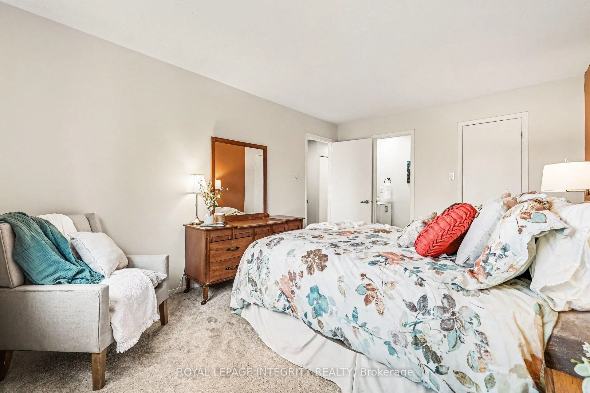 Photo 23 of 15 Raftus Square, Ottawa, Barrhaven - Pheasant Run — HOMEH