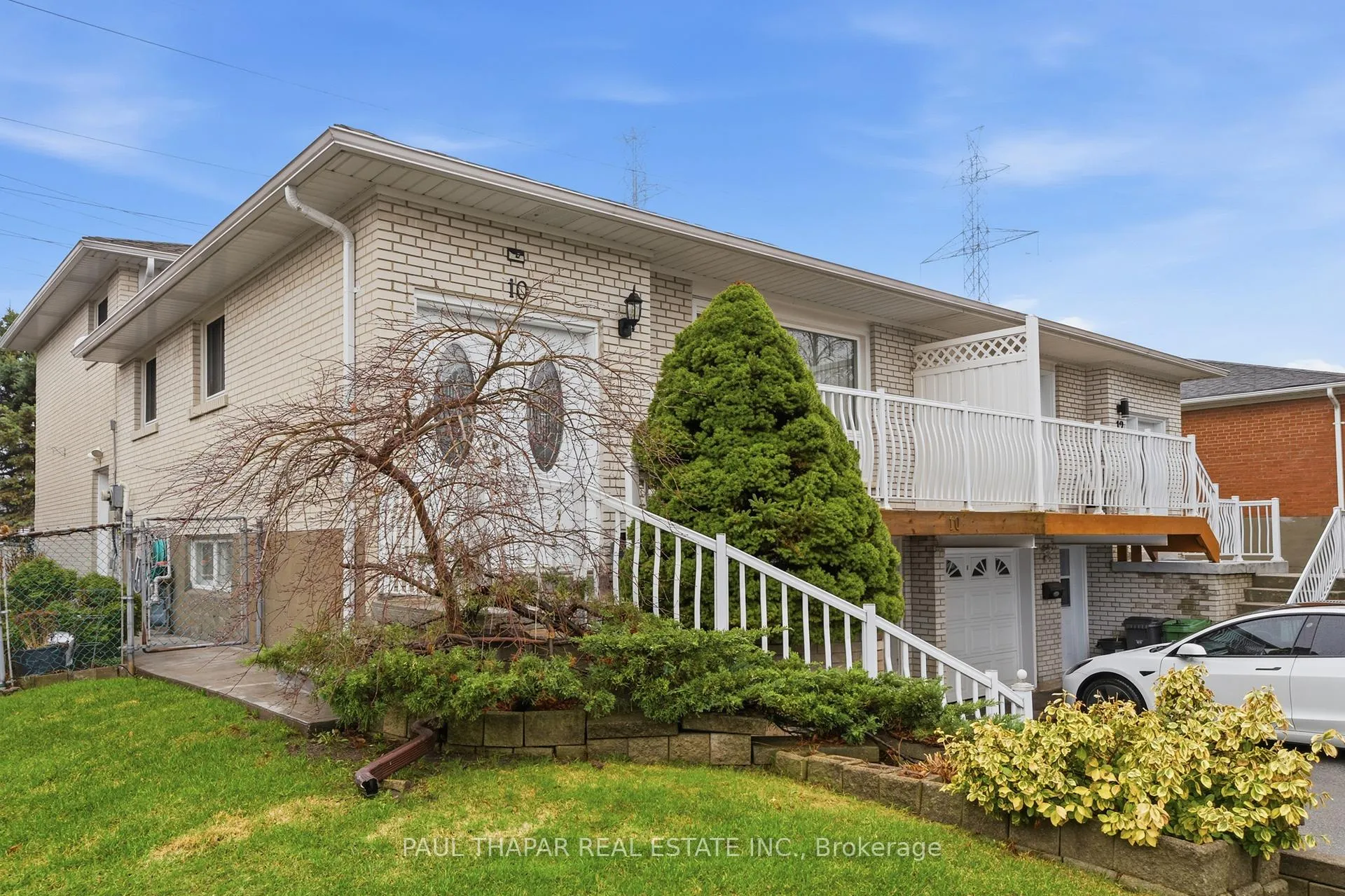 Front of 10 Castlebury Crescent