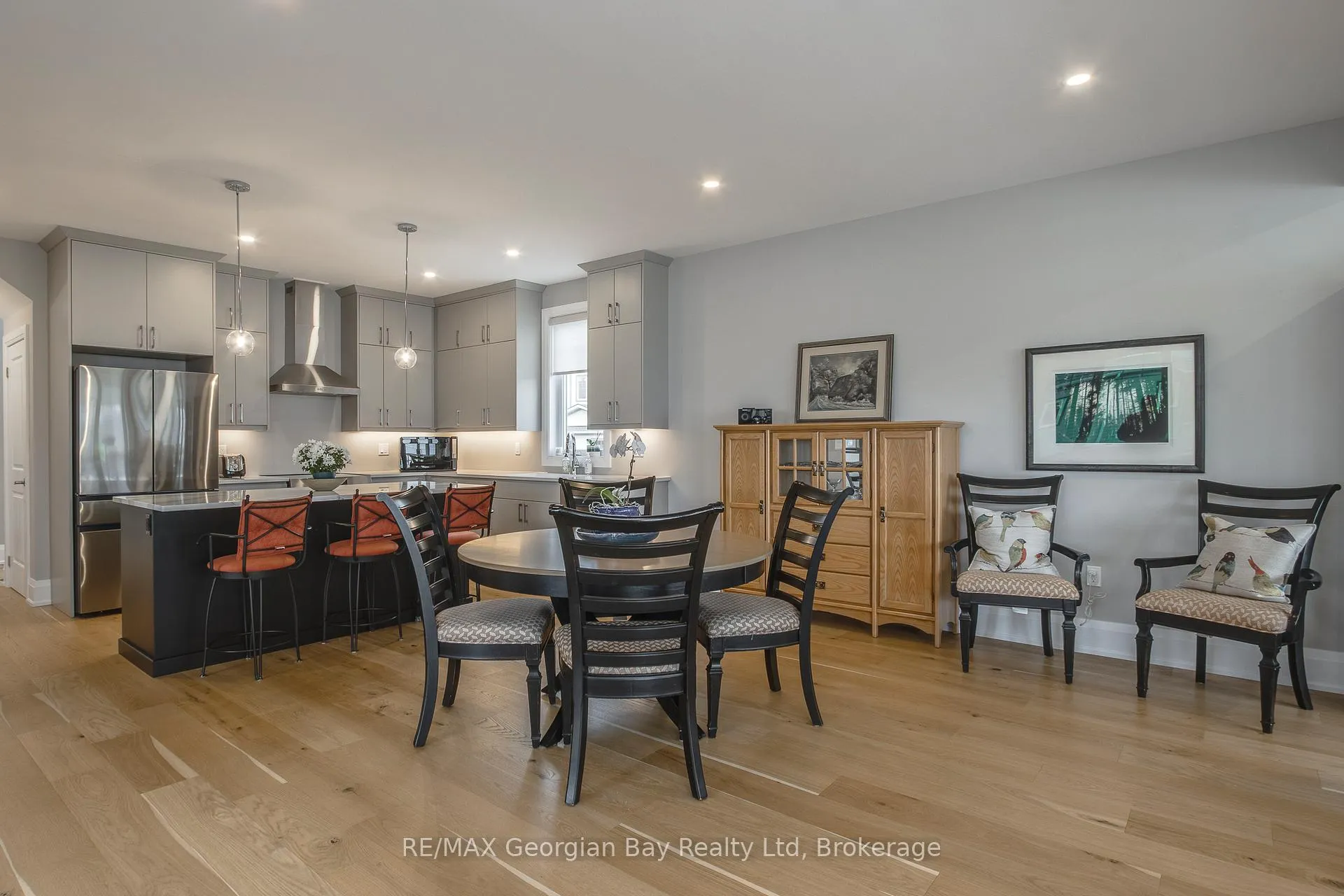 Photo 11 of 2 Magazine Street, Penetanguishene — HOMEH
