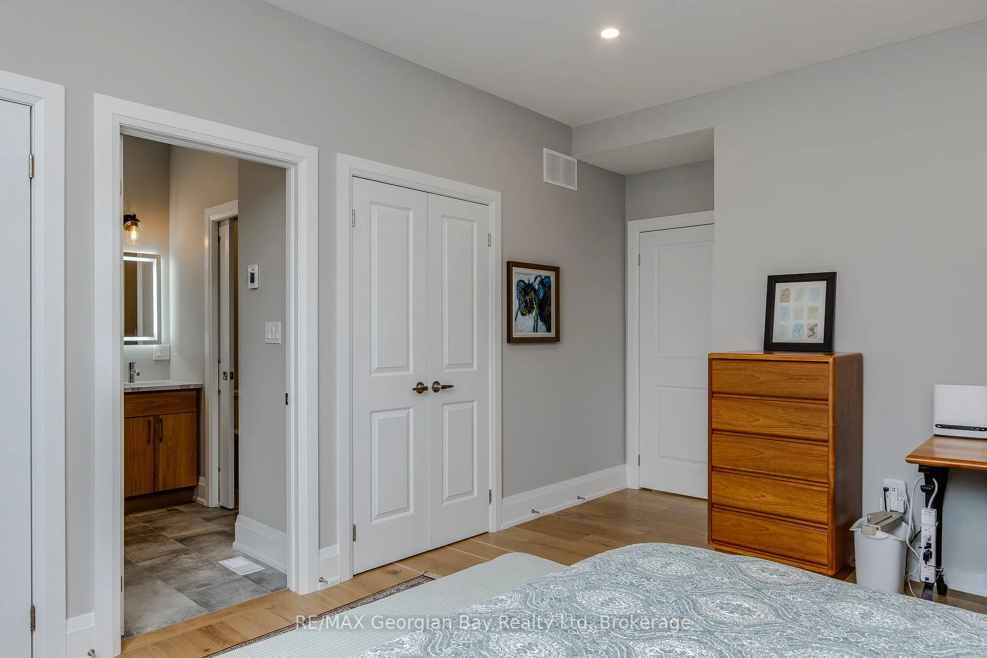 Photo 19 of 2 Magazine Street, Penetanguishene — HOMEH