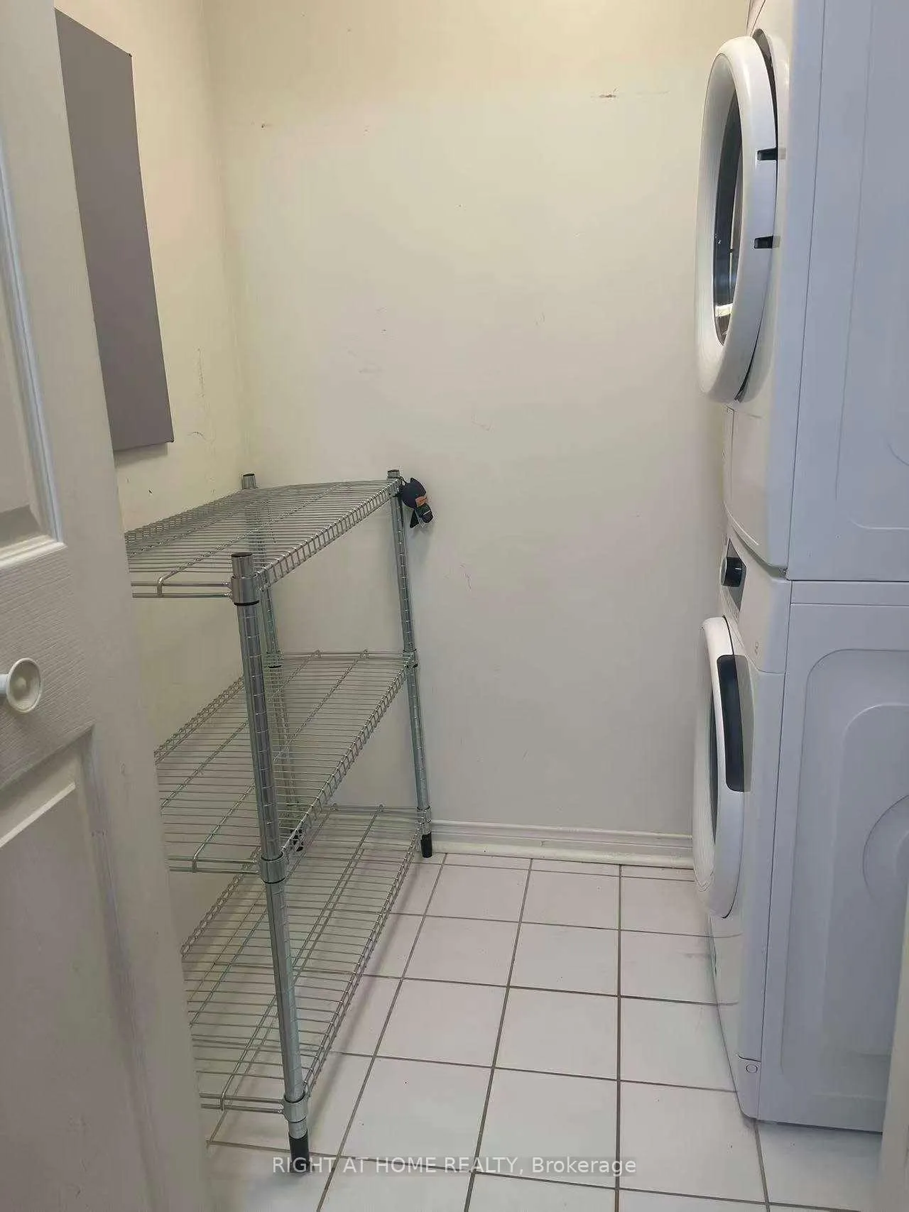 Photo 8 of Unit 212, 7378 Yonge Street, Vaughan, Crestwood-Springfarm-Yorkhill — HOMEH