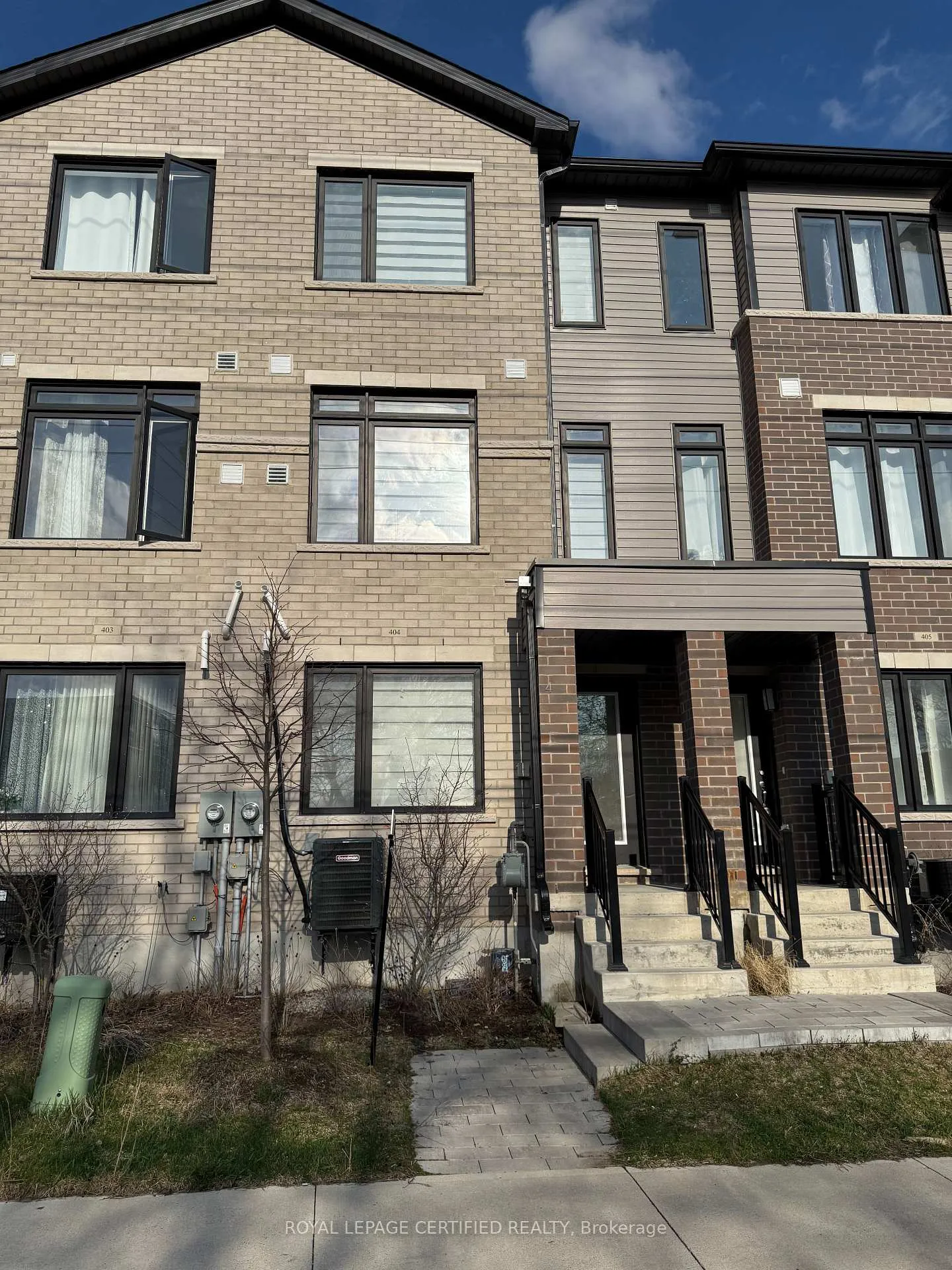 Front of Unit 404, 585 Colborne Street E