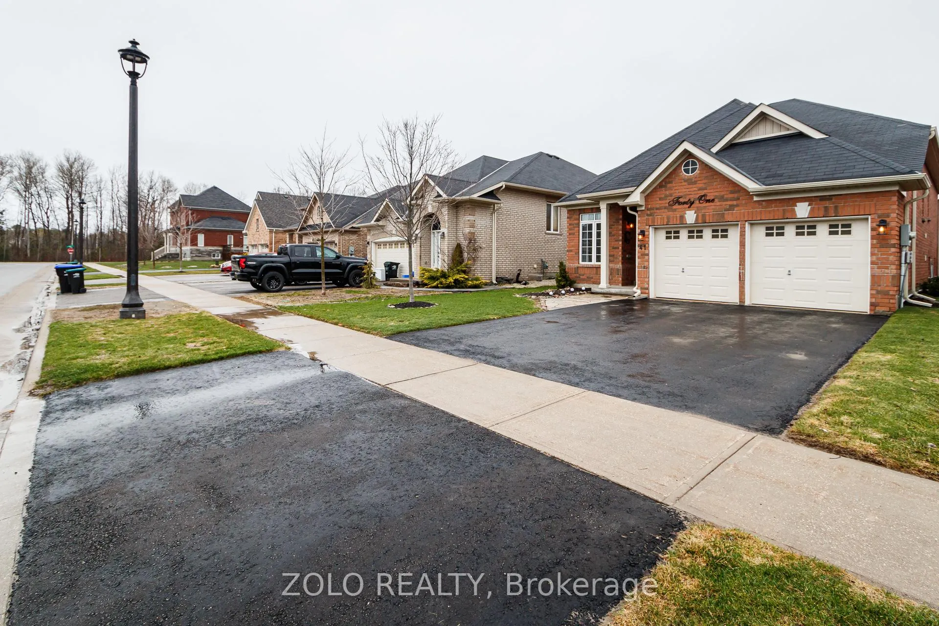 Photo 3 of 41 Middleton Drive, Wasaga Beach — HOMEH