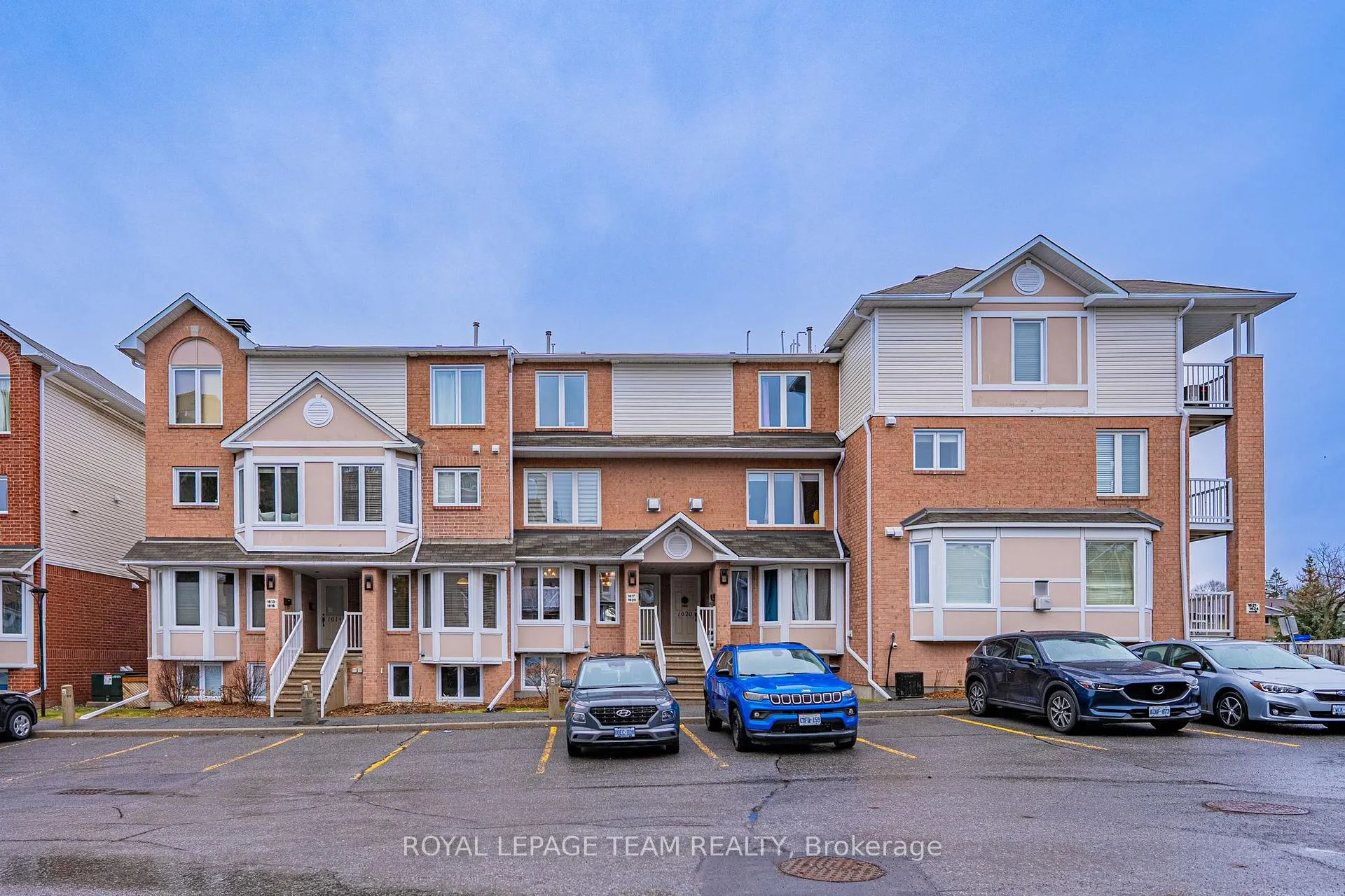 Photo 4 of 1615 Locksley Lane, Ottawa, Beaconwood — HOMEH