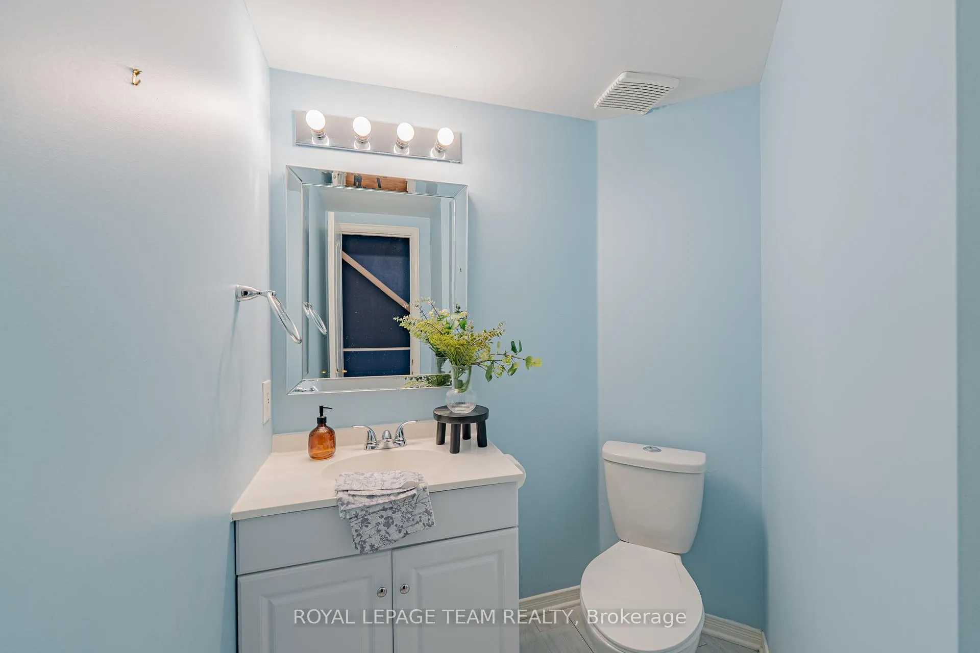 Photo 9 of 1615 Locksley Lane, Ottawa, Beaconwood — HOMEH