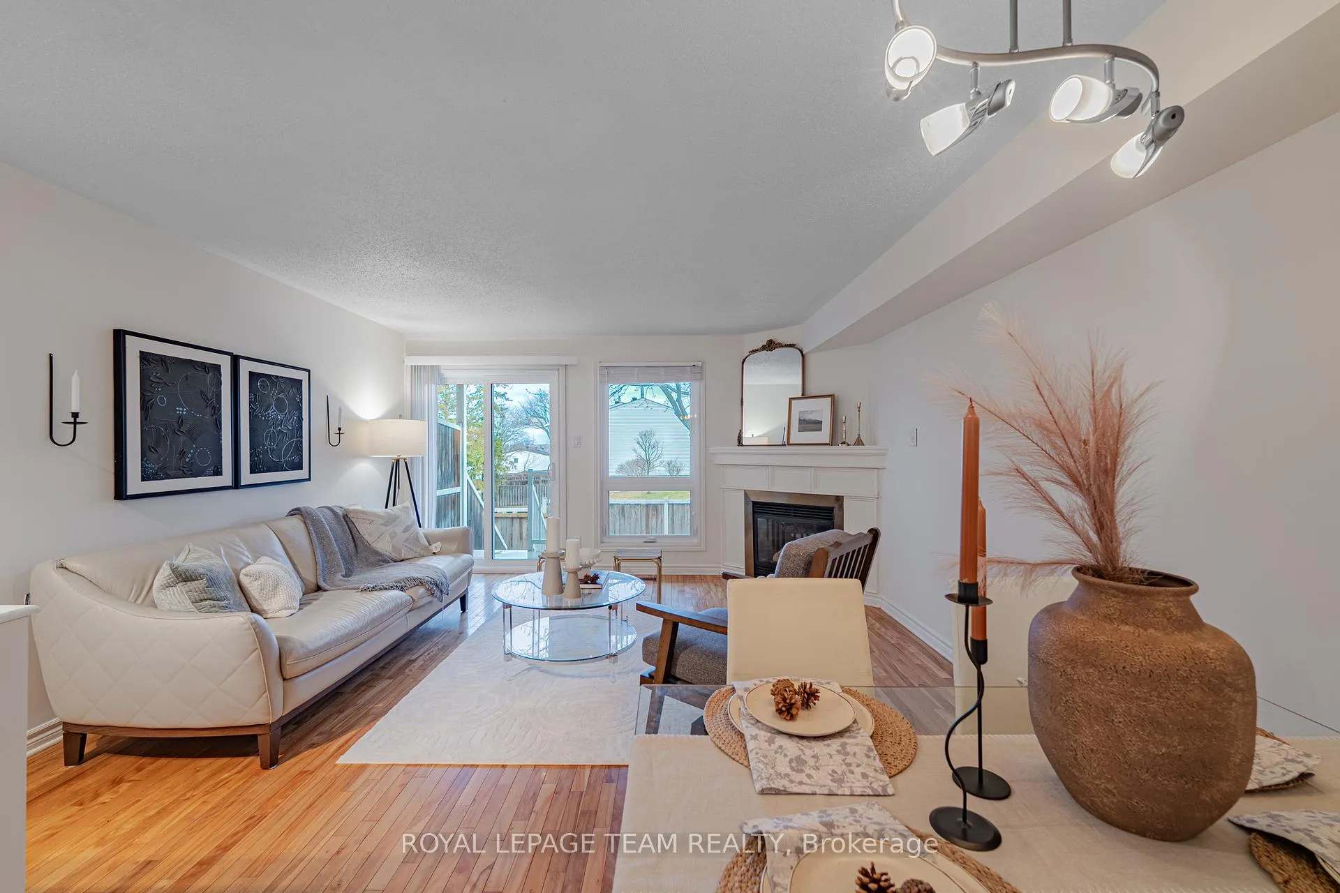 Photo 10 of 1615 Locksley Lane, Ottawa, Beaconwood — HOMEH