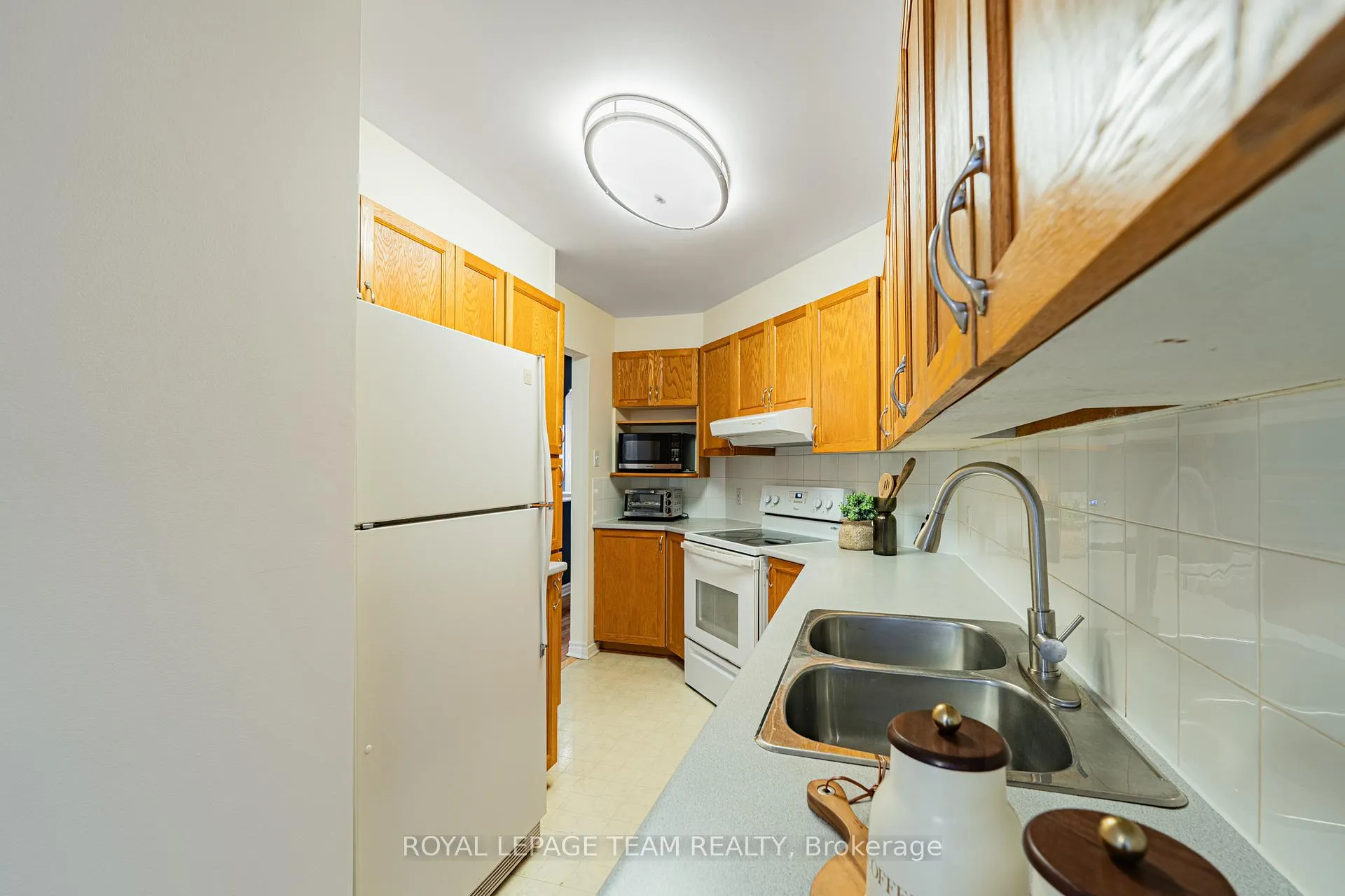 Photo 24 of 1615 Locksley Lane, Ottawa, Beaconwood — HOMEH