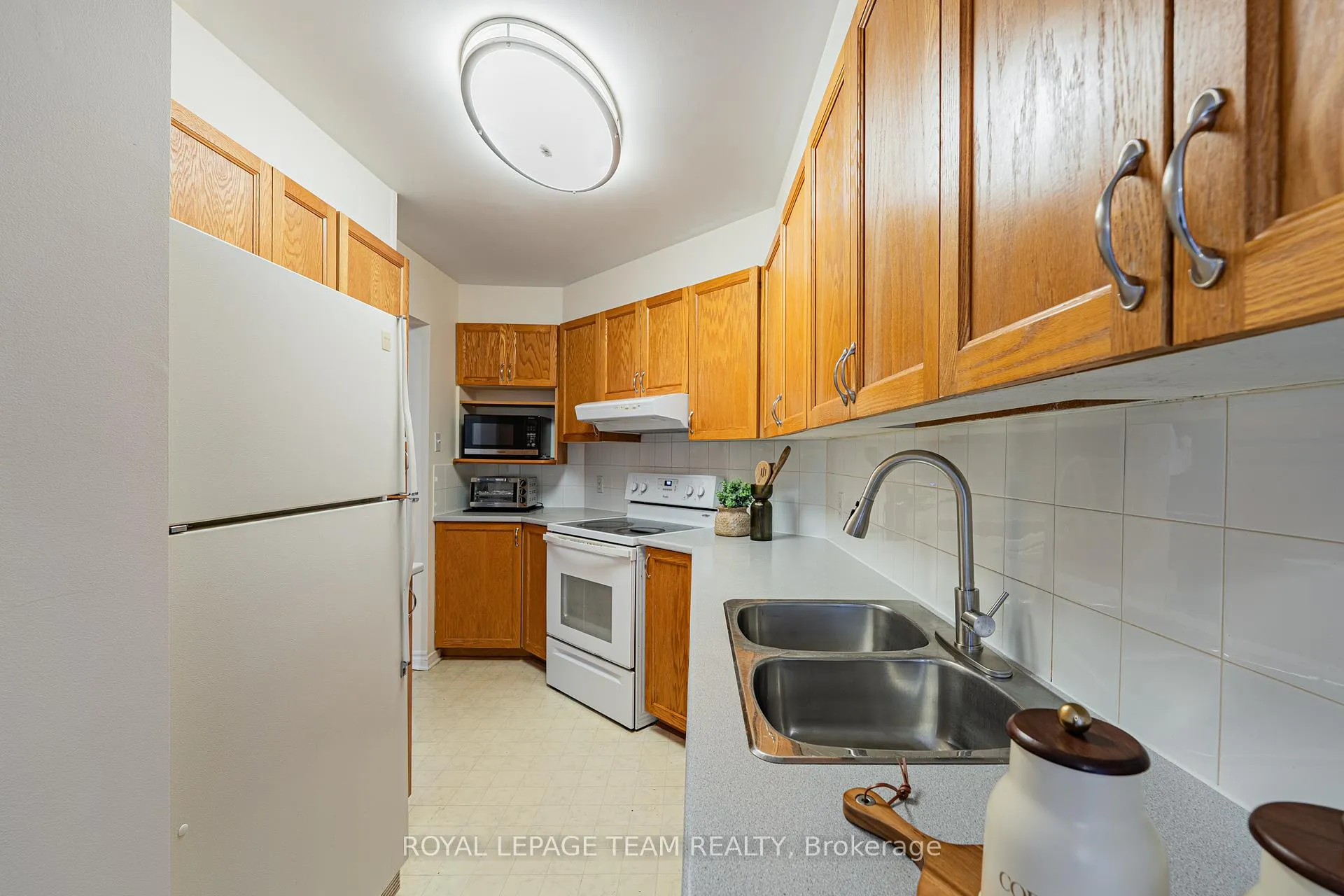 Photo 26 of 1615 Locksley Lane, Ottawa, Beaconwood — HOMEH