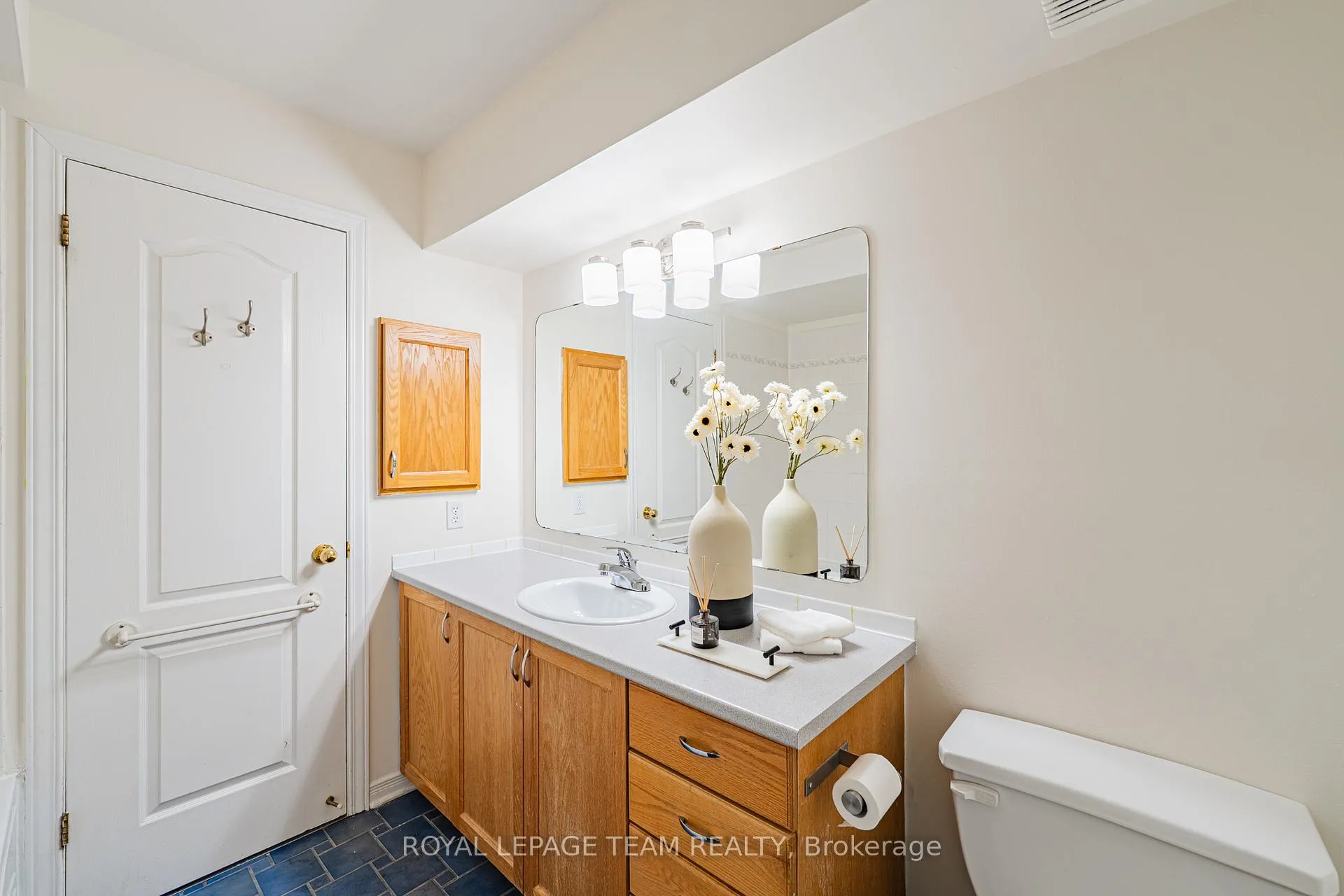 Photo 33 of 1615 Locksley Lane, Ottawa, Beaconwood — HOMEH